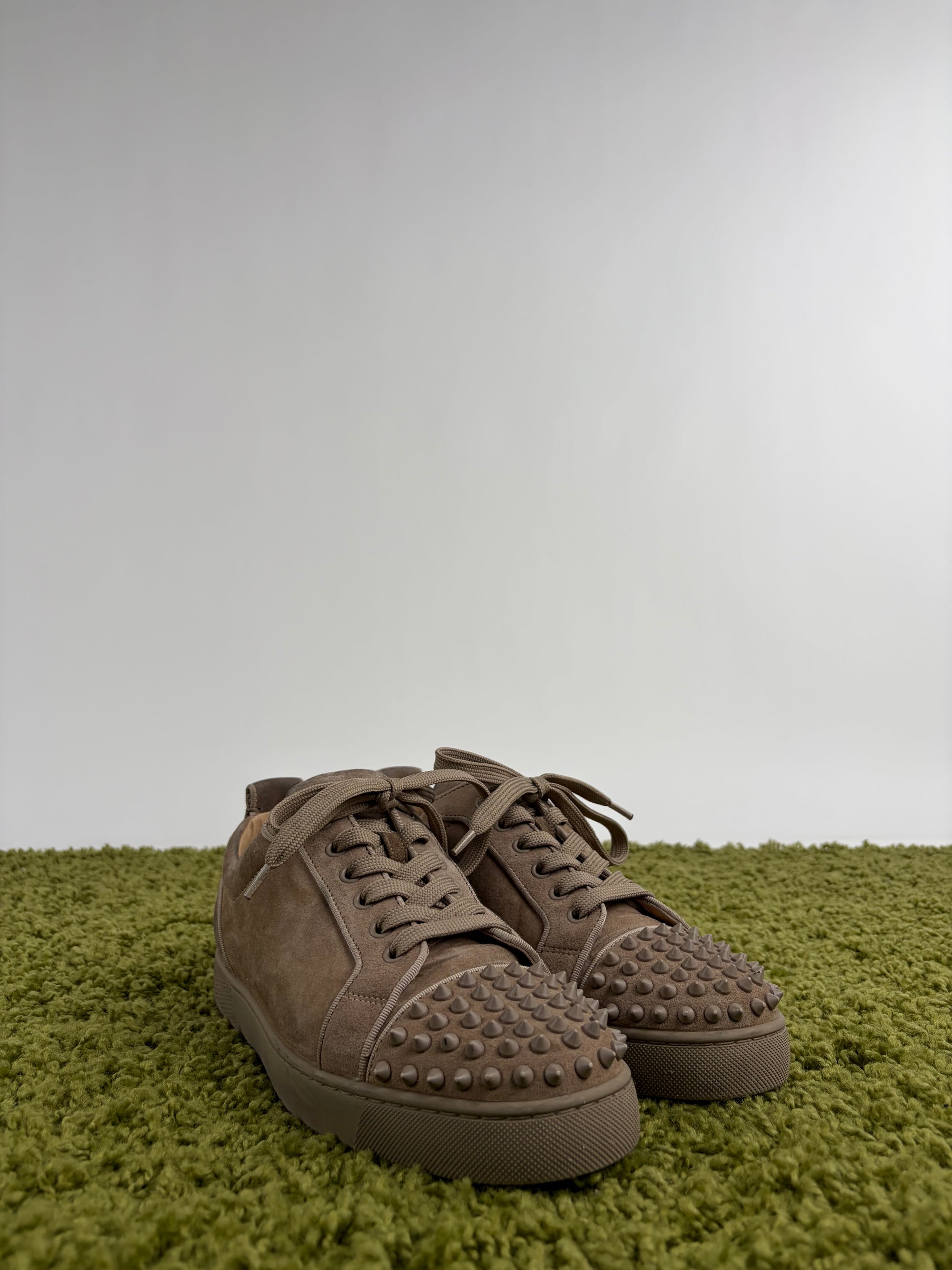 Louboutin basse Size 42 marroni