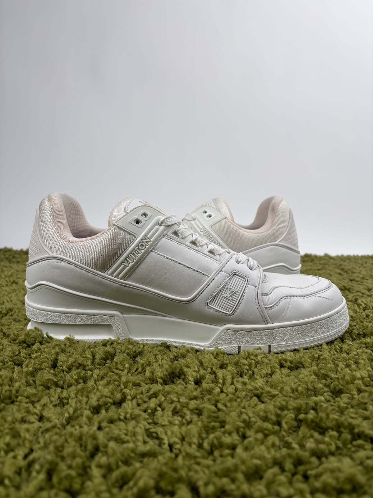 Louis Vuitton Trainer Bianca 8.5