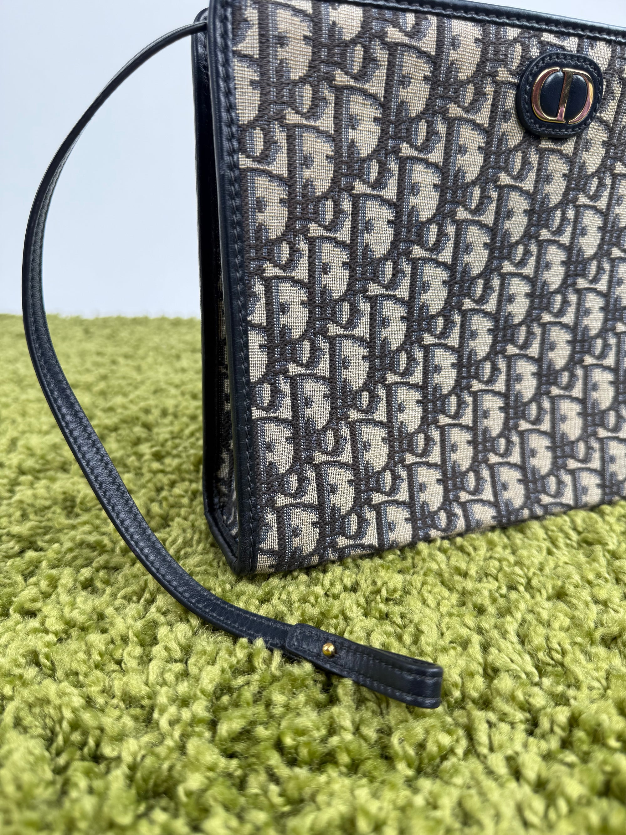 Pochette Dior Dea 30 Montaigne