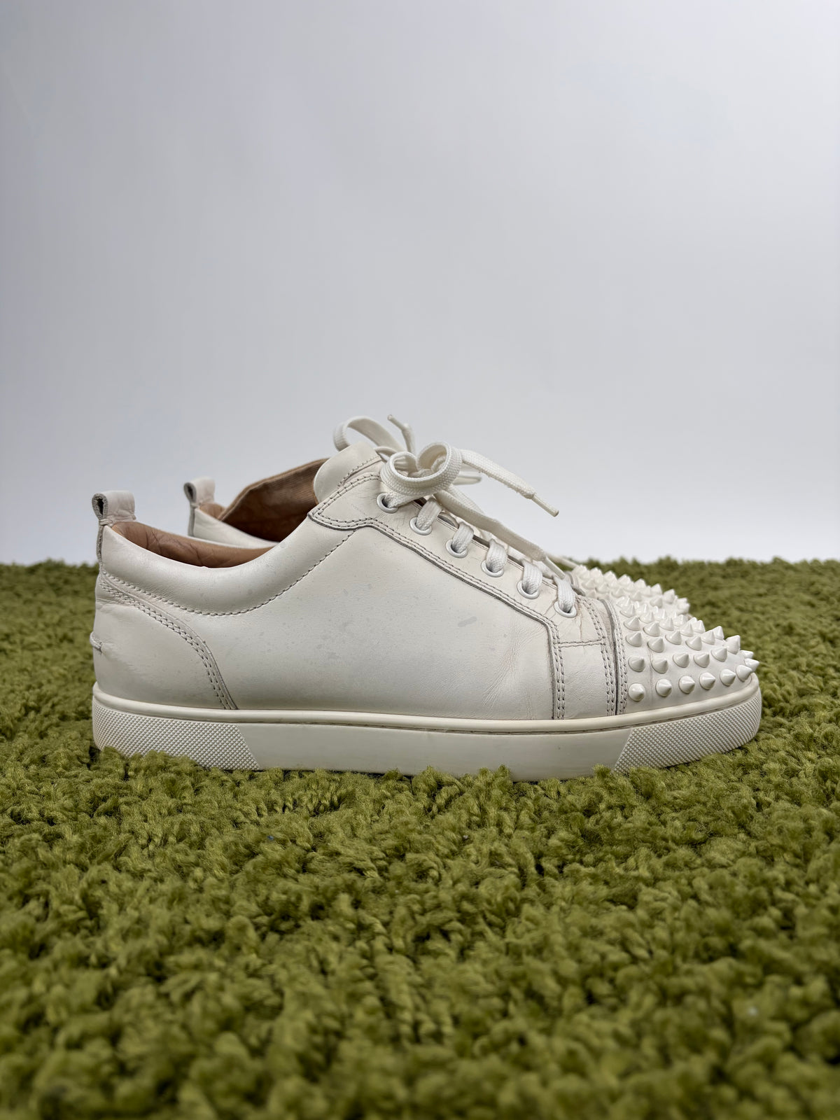 Christian Louboutin Spikes Low Bianca 41