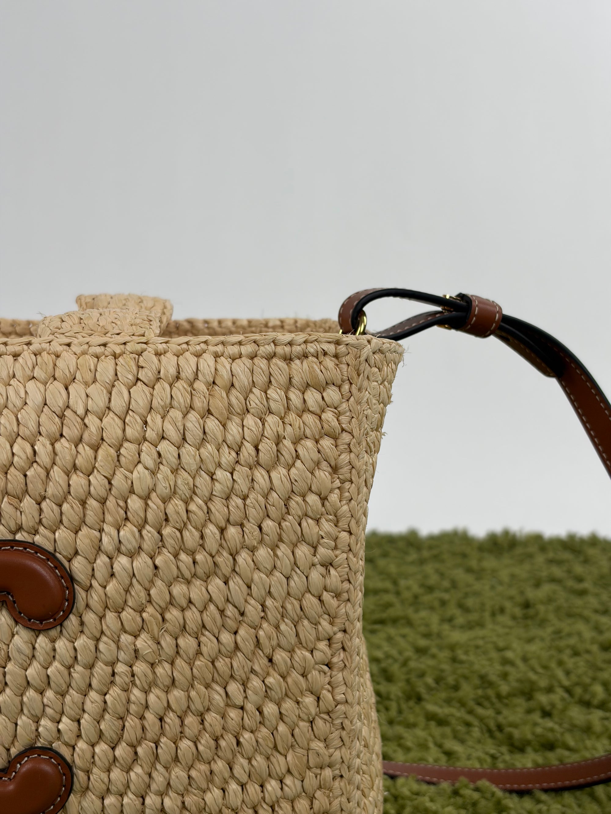 Borsa Celine Cabas Thais in rafia beige e marrone