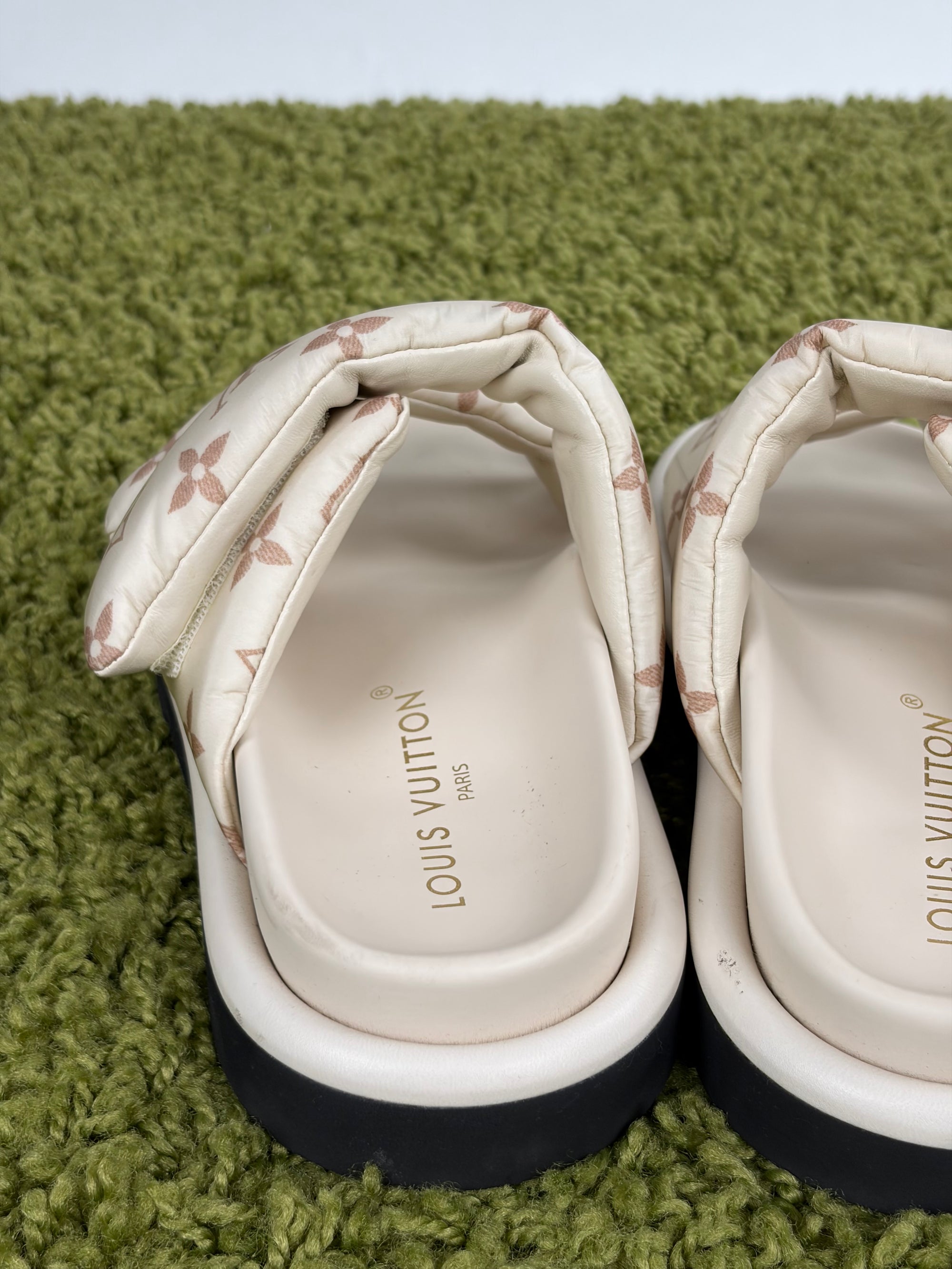 Sandali Louis Vuitton Size 39 beige