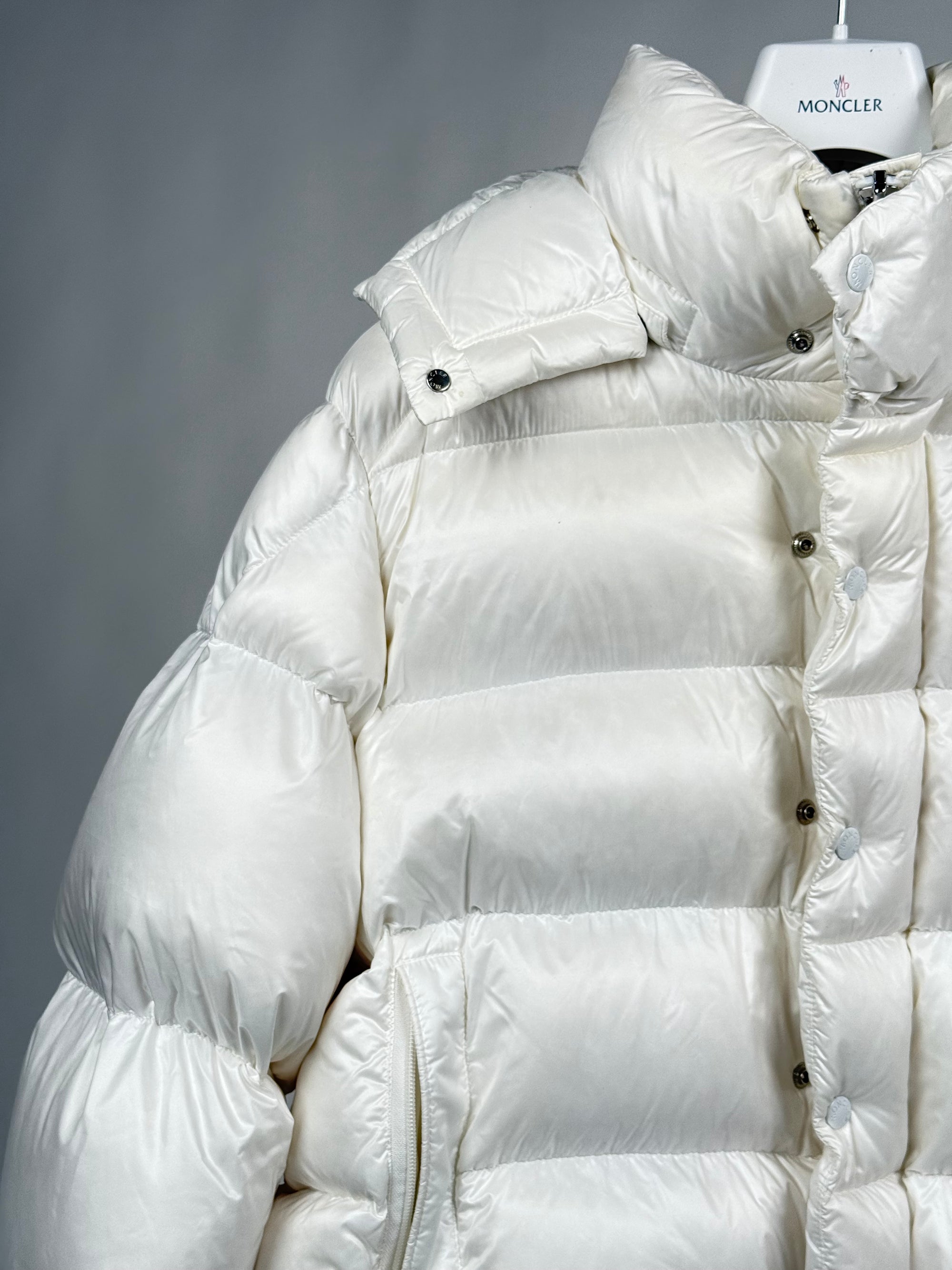 Giubbotto Moncler Maya 70 Size 5=XL bianco
