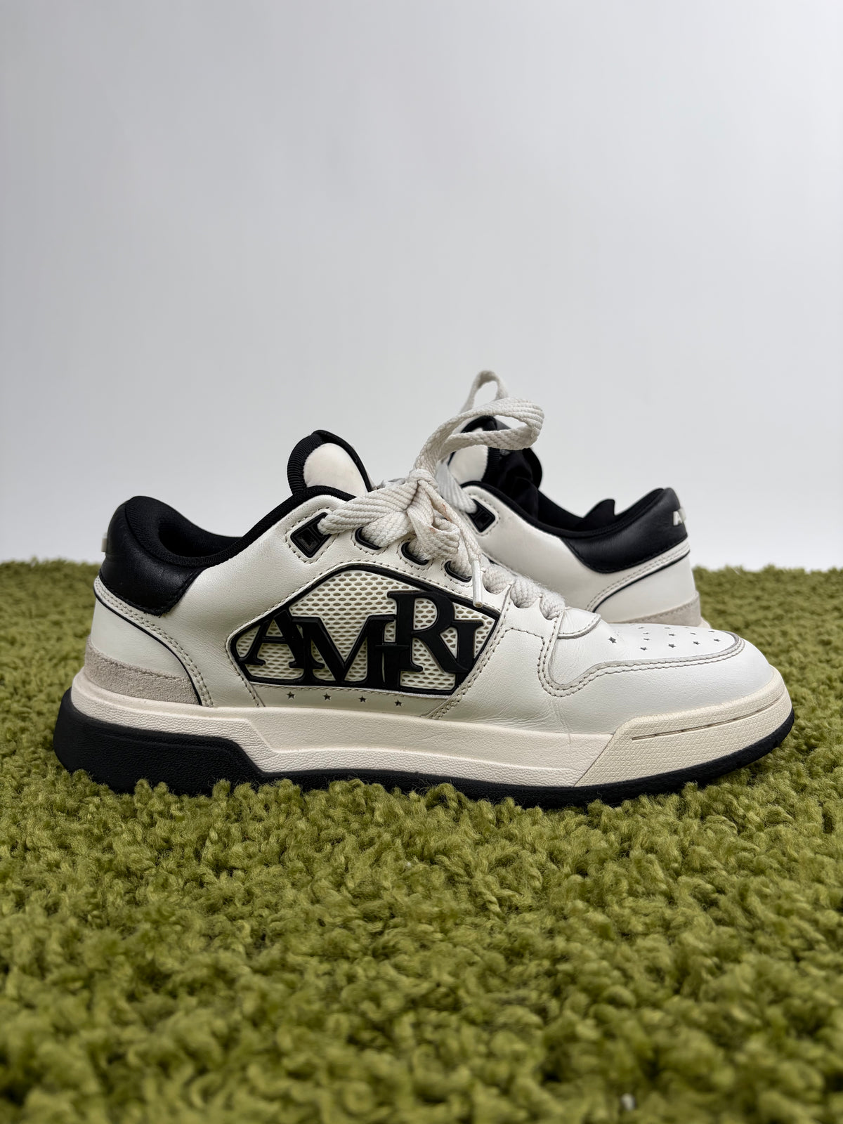 Amiri classic low Bianca 41