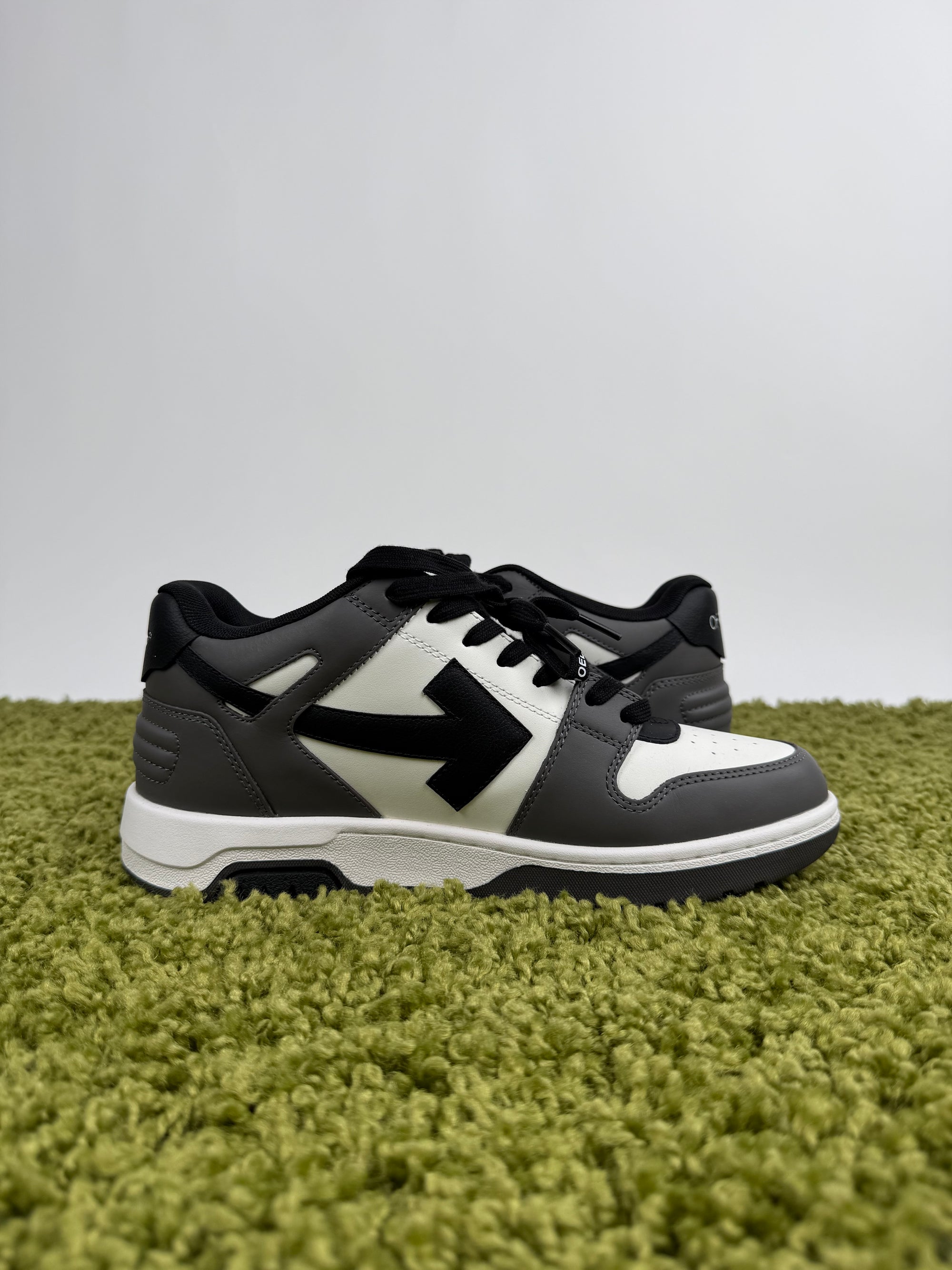 Off White Out Of Office 42