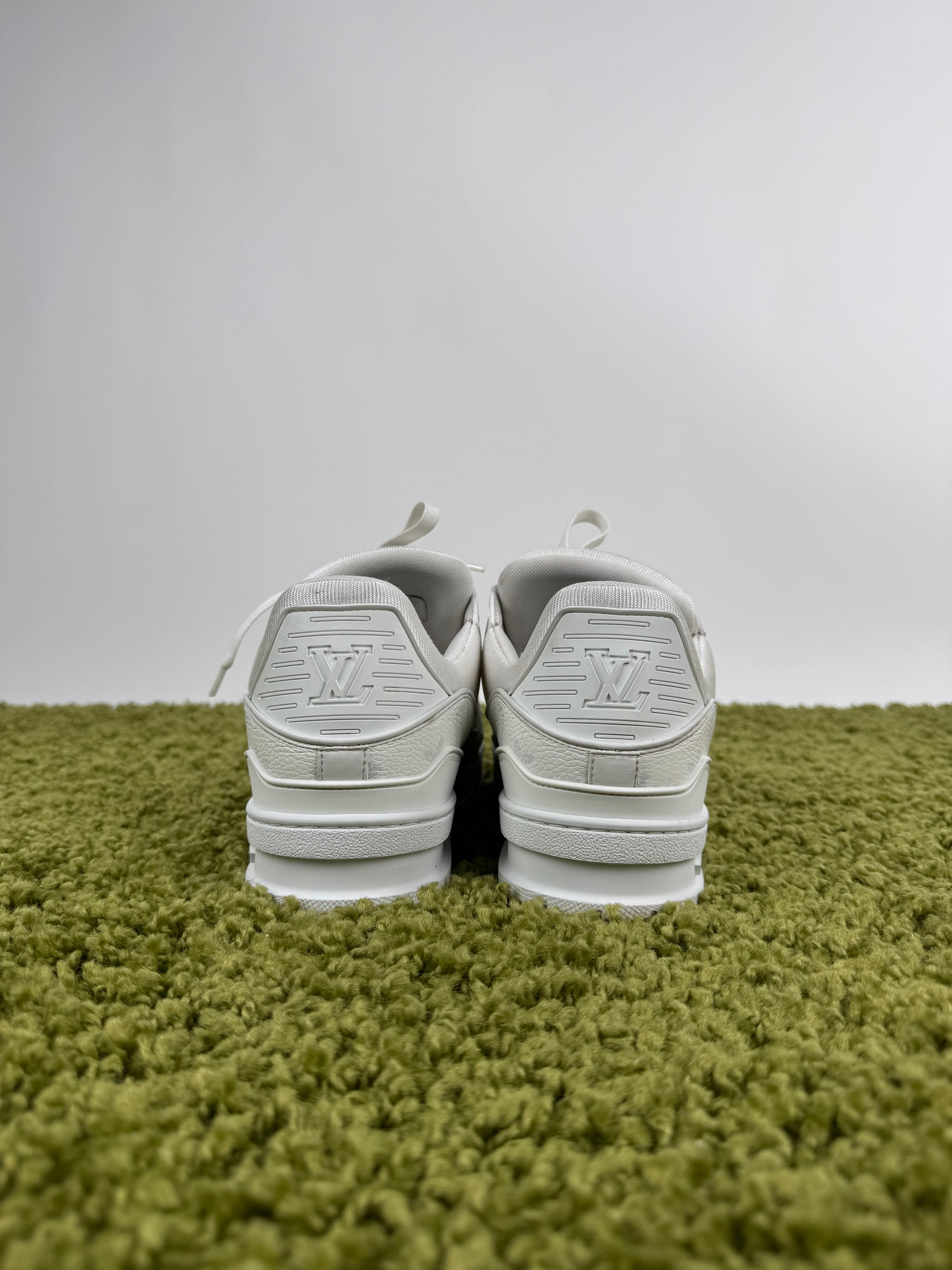 Louis Vuitton Trainer 41 veste 42