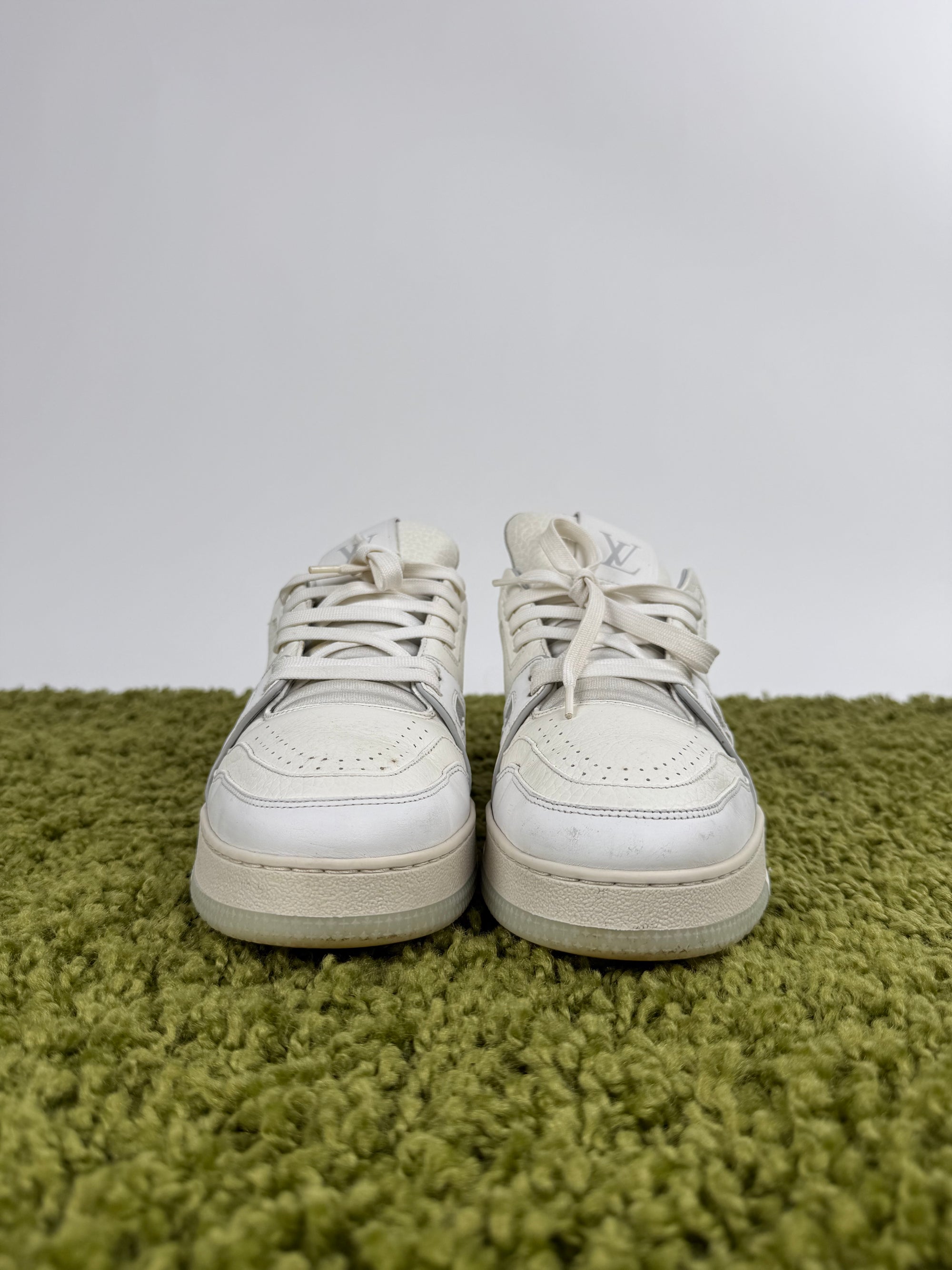 Louis Vuitton Trainer Bianca 7.5