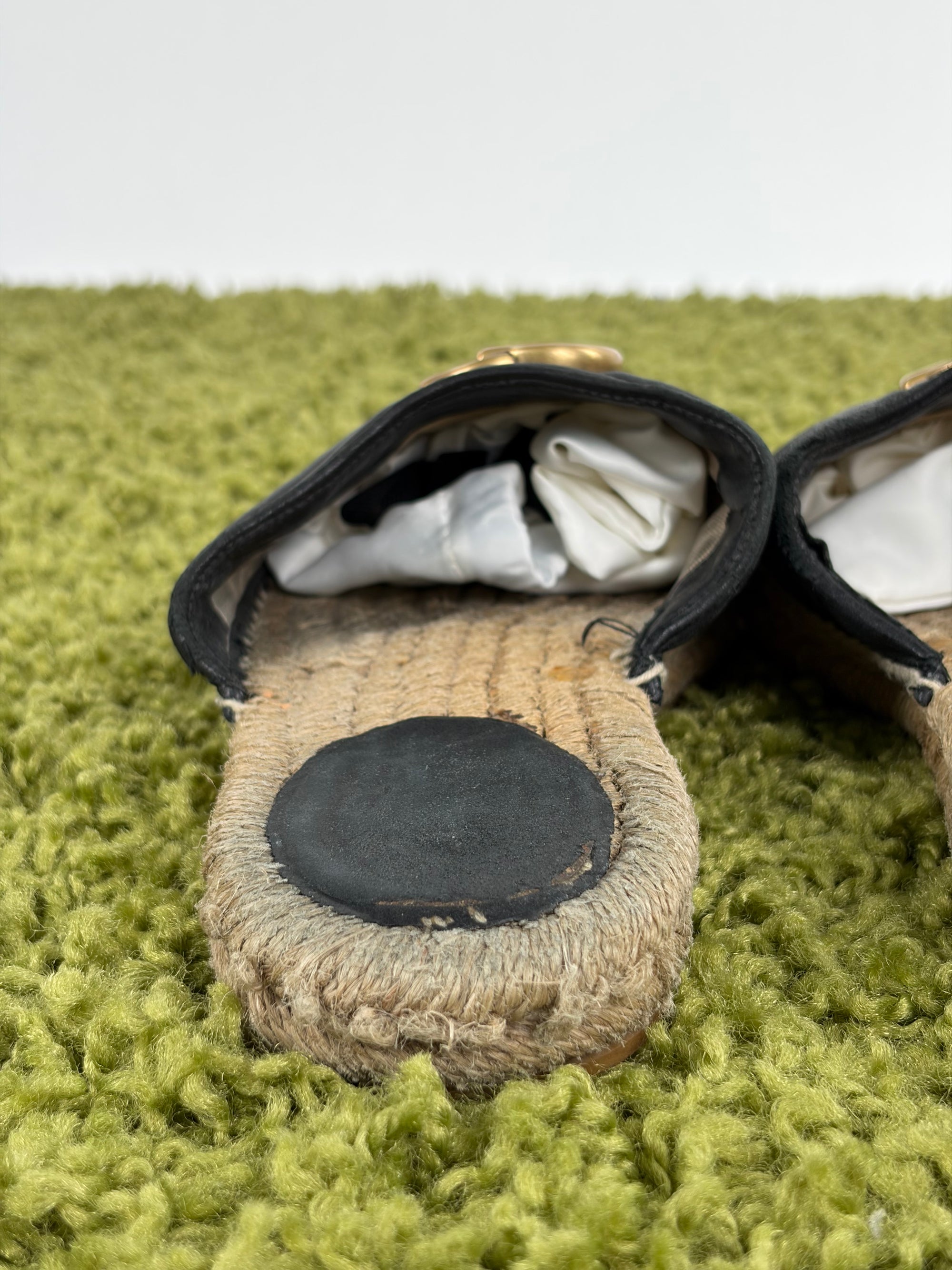 Sandali Gucci Size 38.5 neri e oro