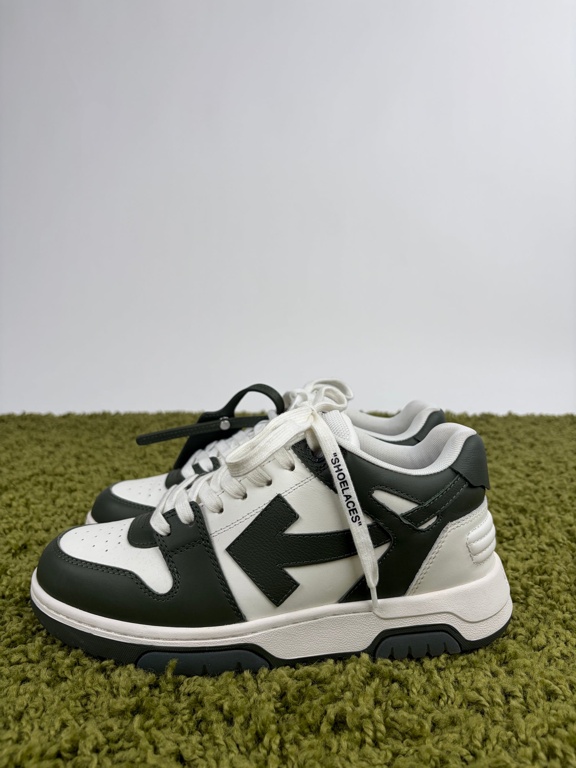 Off white Size 39 bianche e verdi