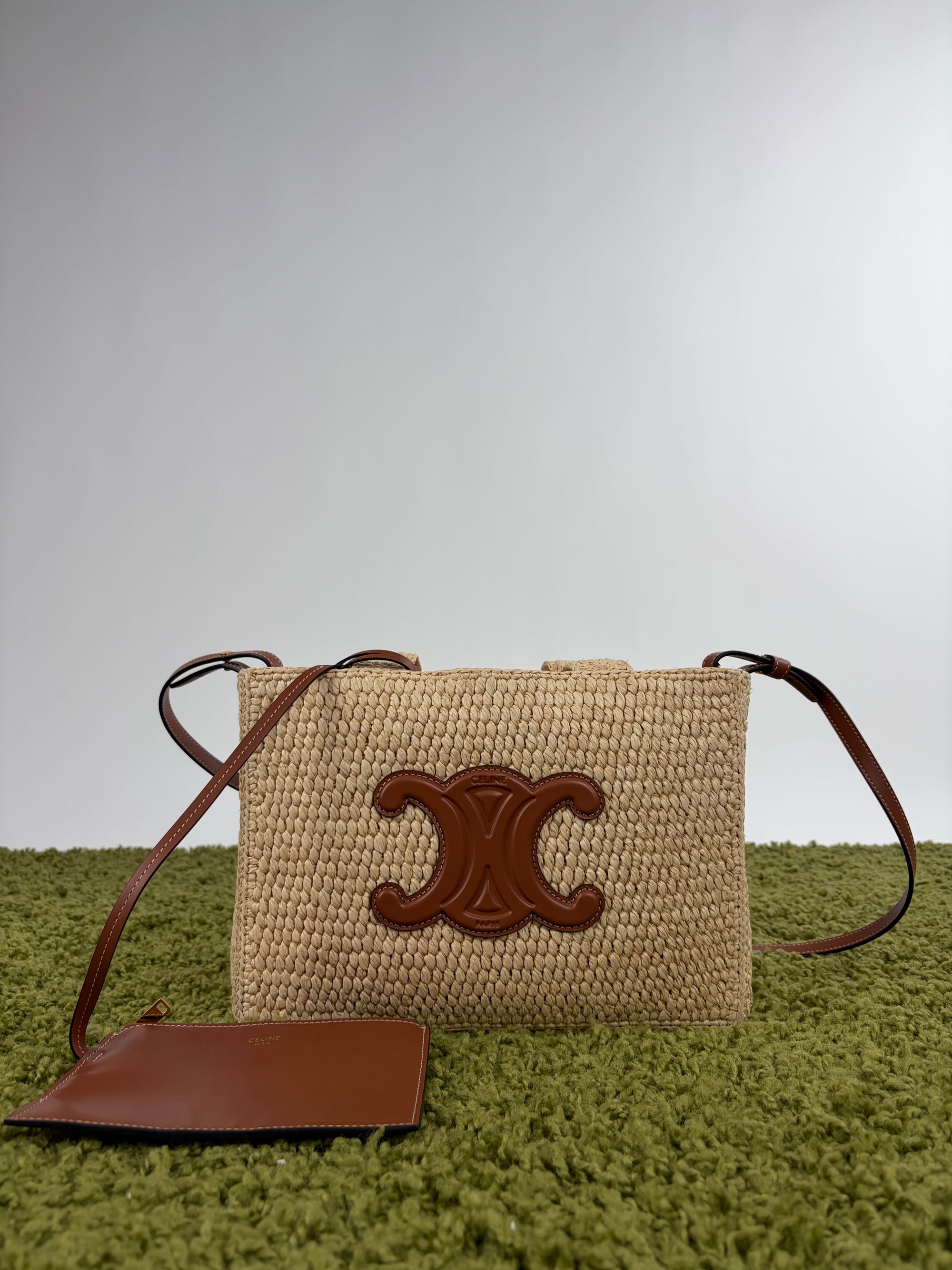 Borsa Celine Cabas Thais in rafia beige e marrone