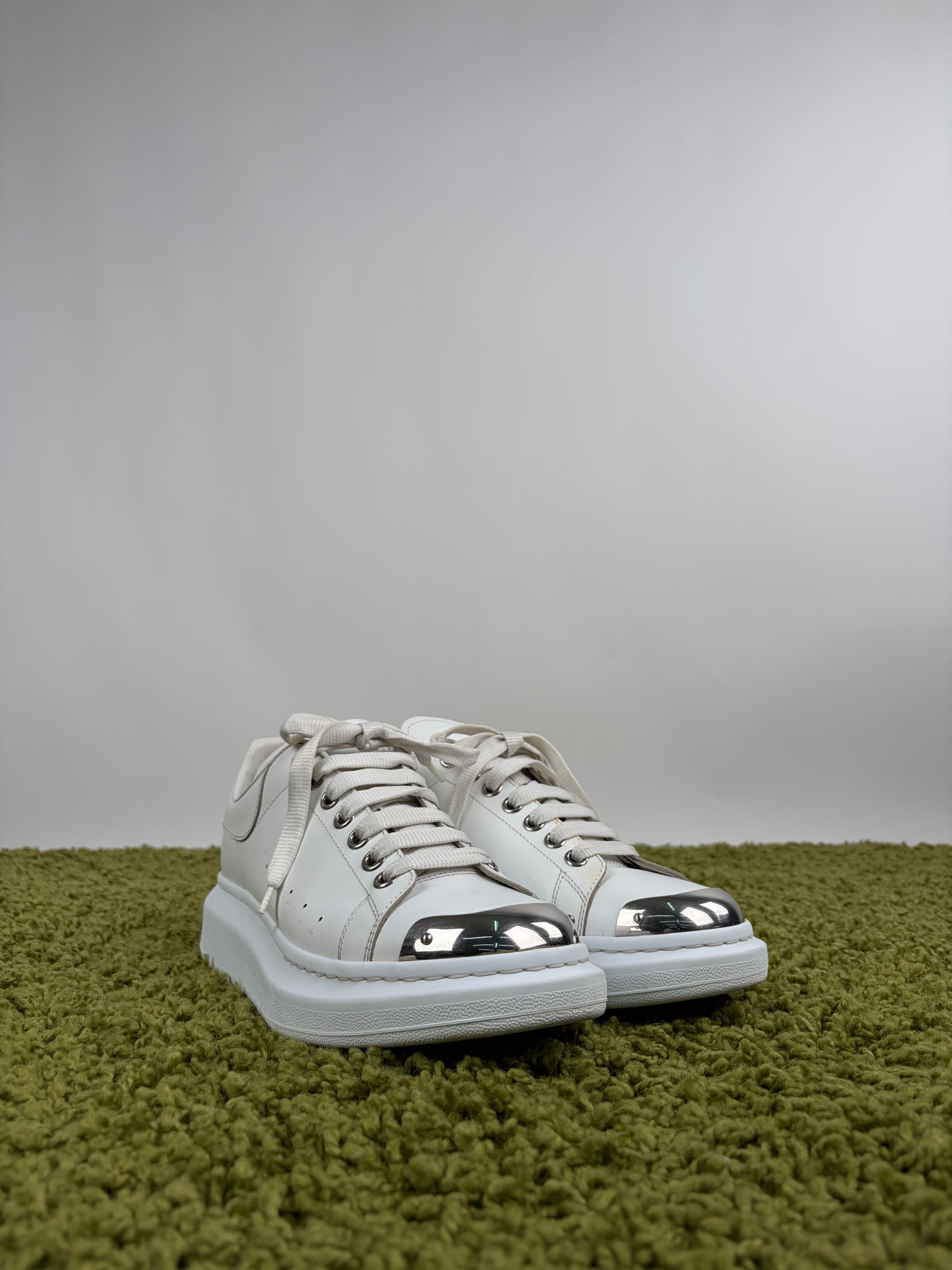 Mcqueen Size 42 bianche e argento