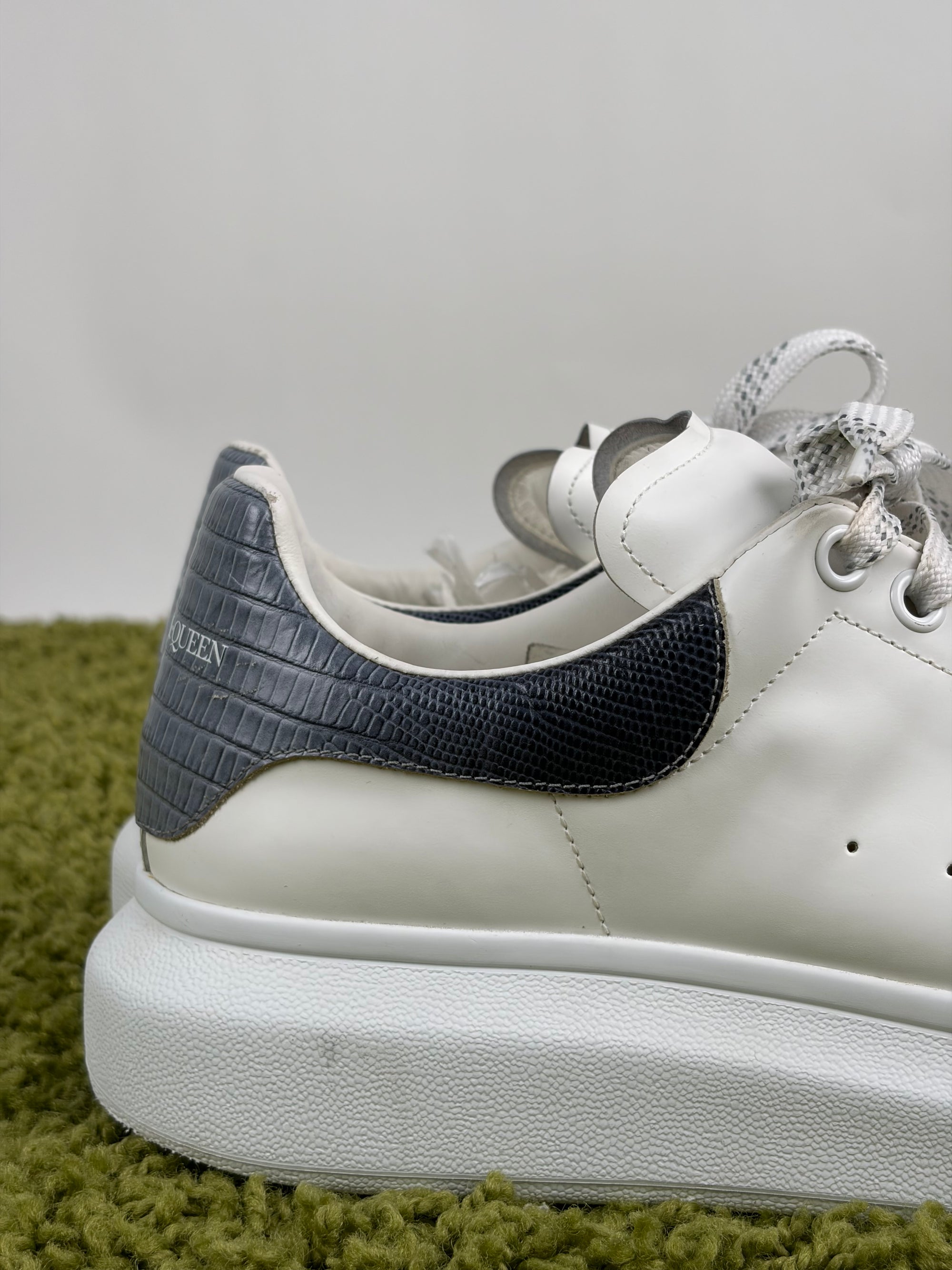 Mcqueen Size 42 bianche e blu