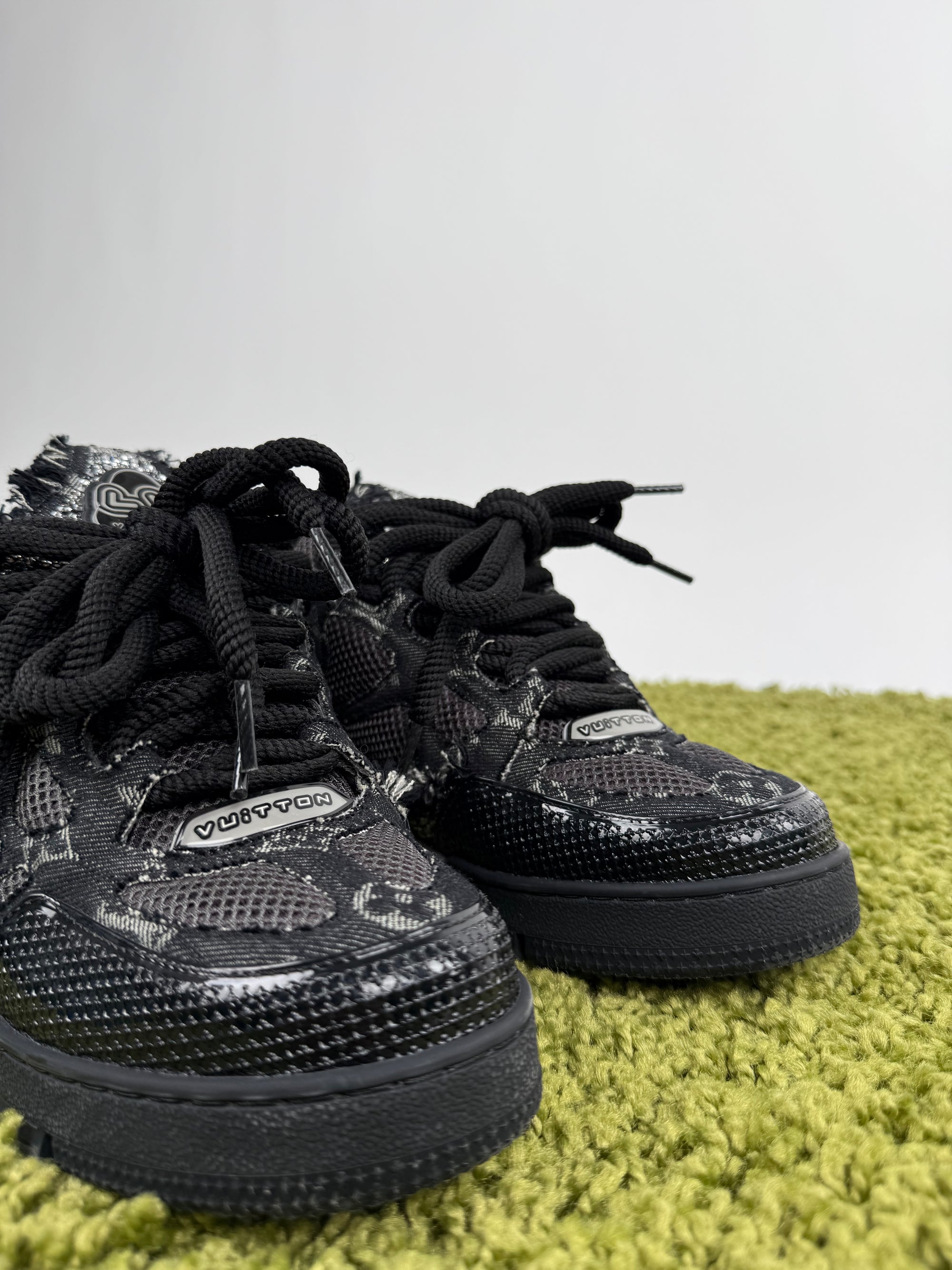 Louis Vuitton Skate in denim con dettagli Swaroski 42 veste 43