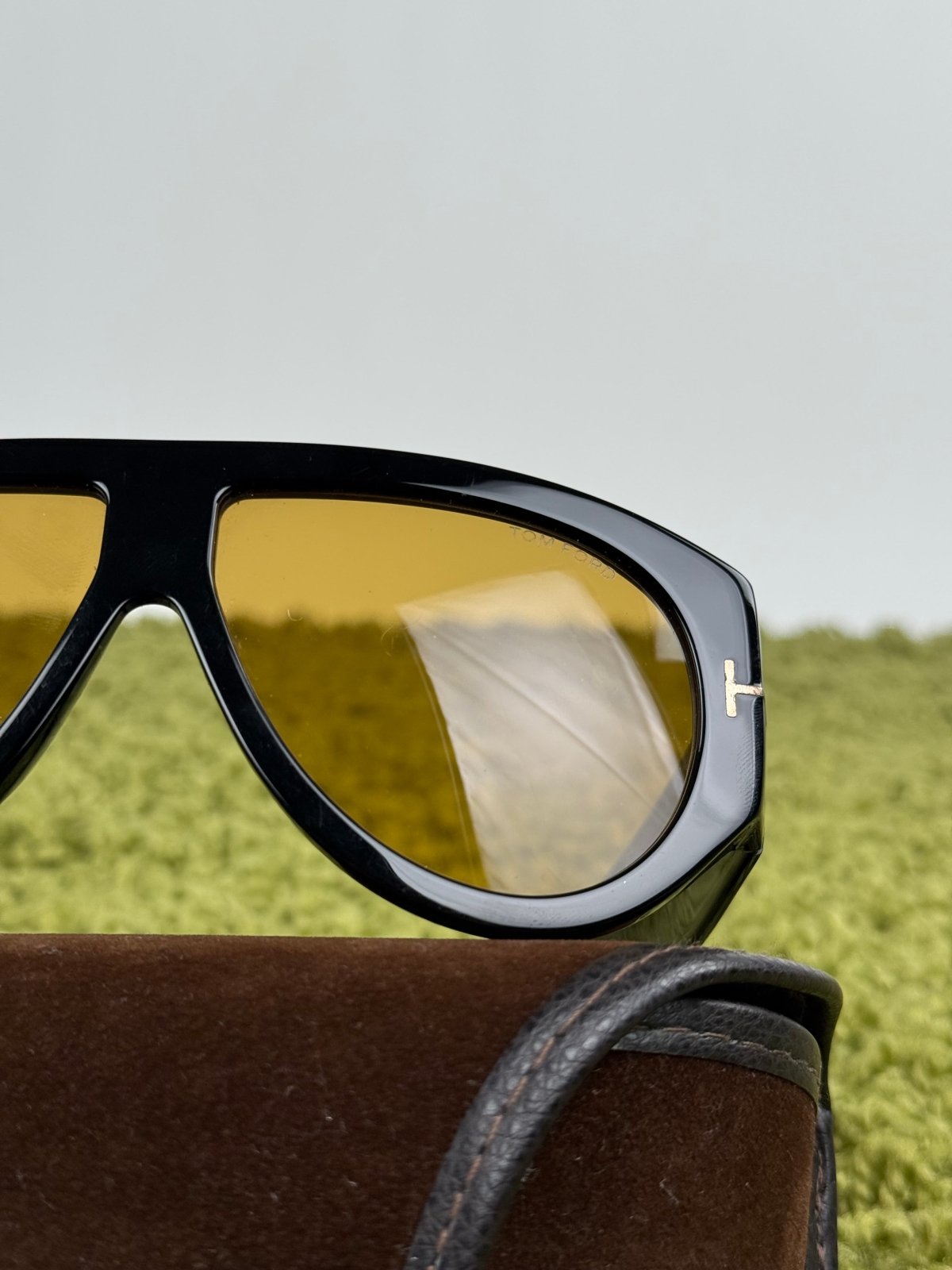 Occhiali da sole Tomford Nero con lenti gialle - Second Hand Di Fiore