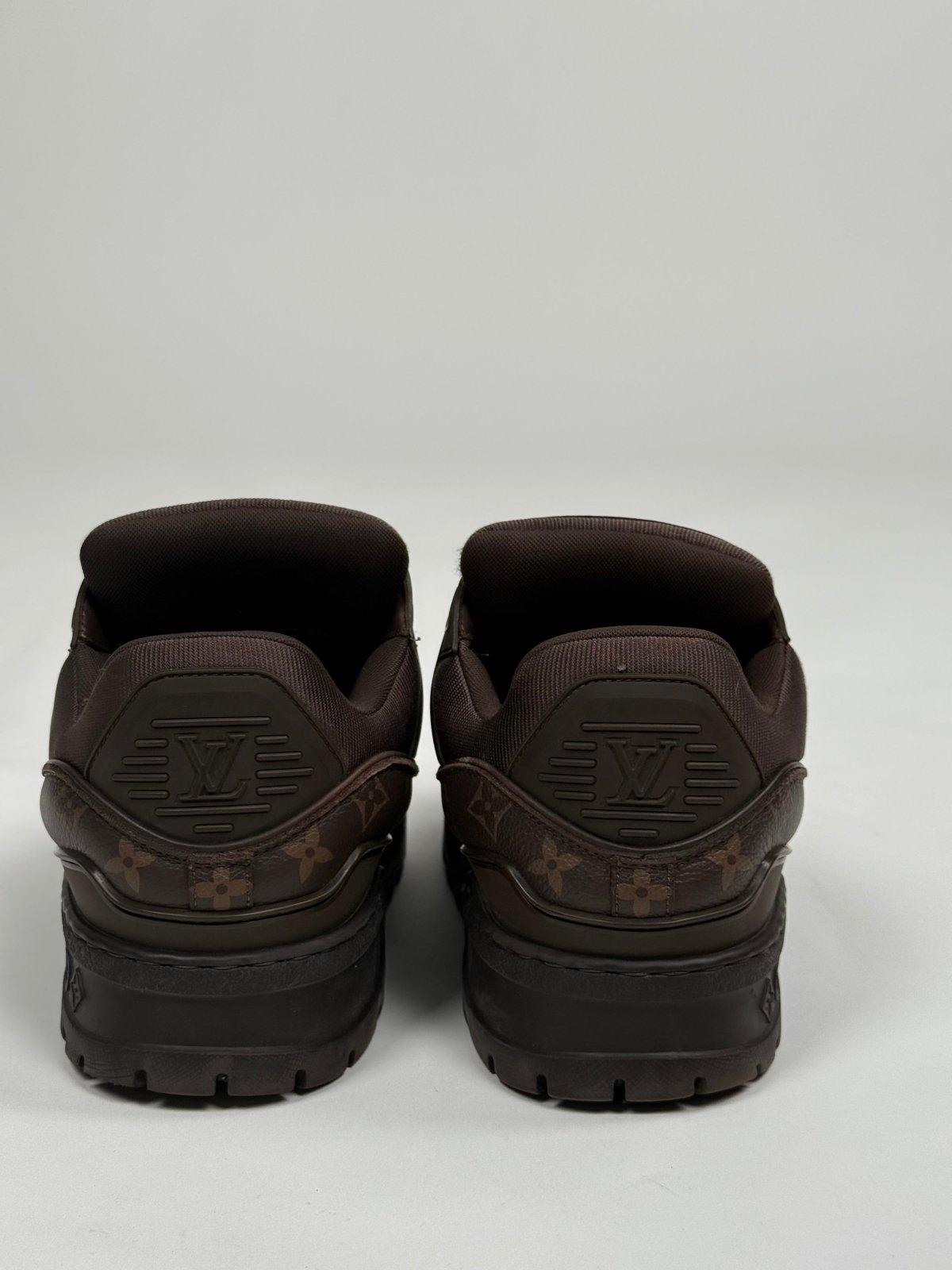 Louis Vuitton trainer maxi Size 7.5=41.5 veste 42.5 marroni - Second Hand Di Fiore