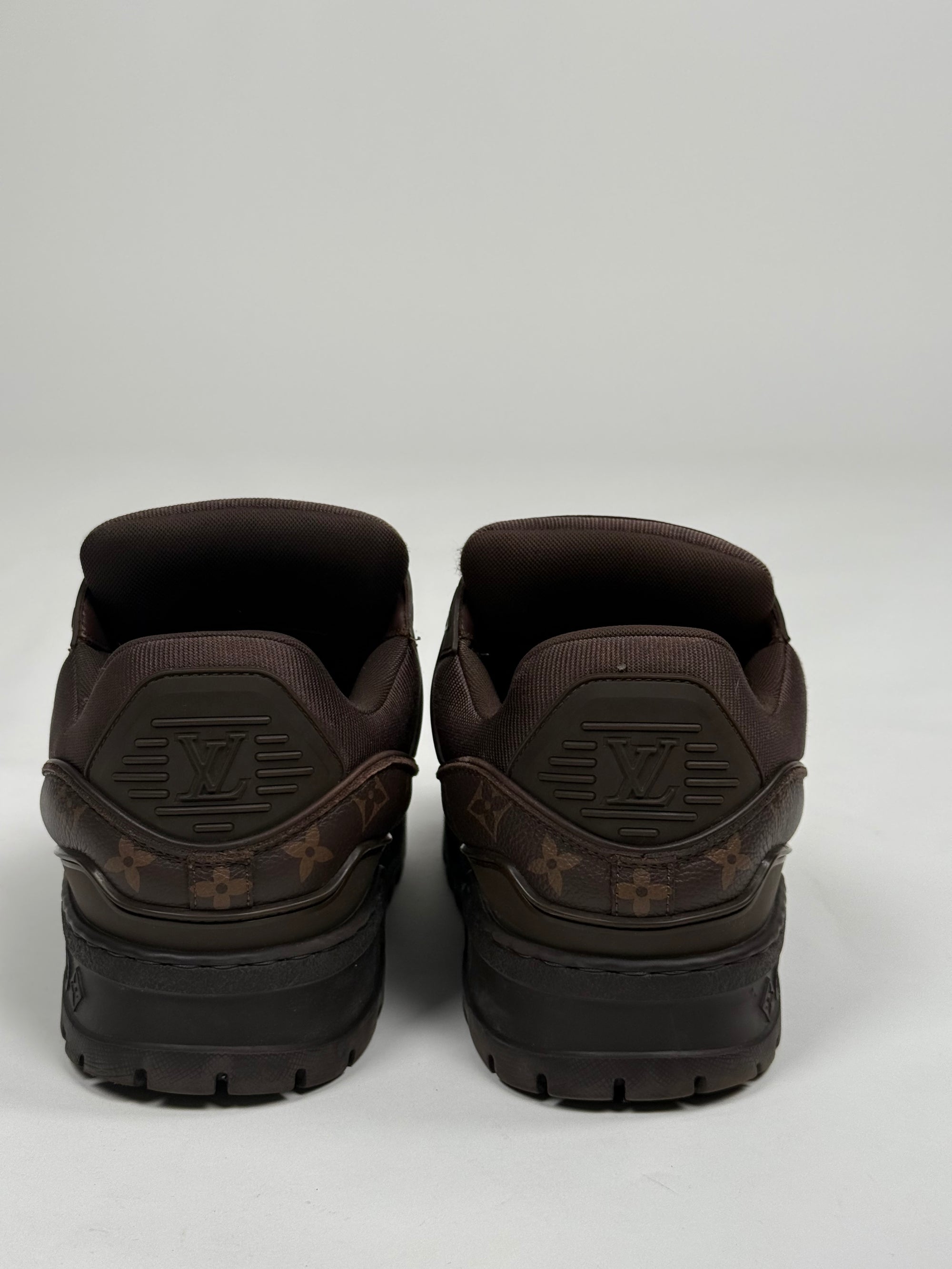 Louis Vuitton trainer maxi Size 7.5=41.5 veste 42.5 marroni