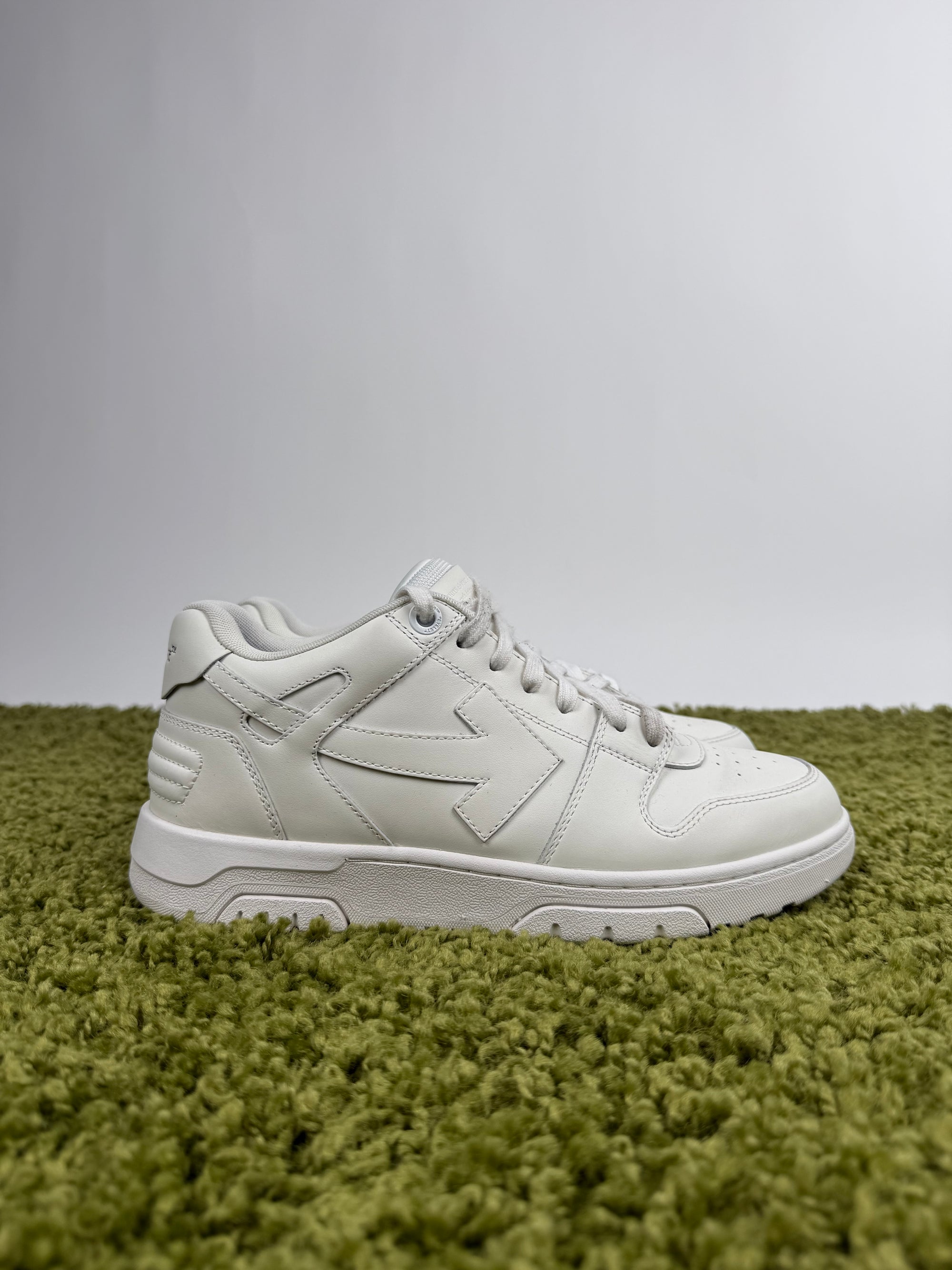 Off White Out Of Office 515 42