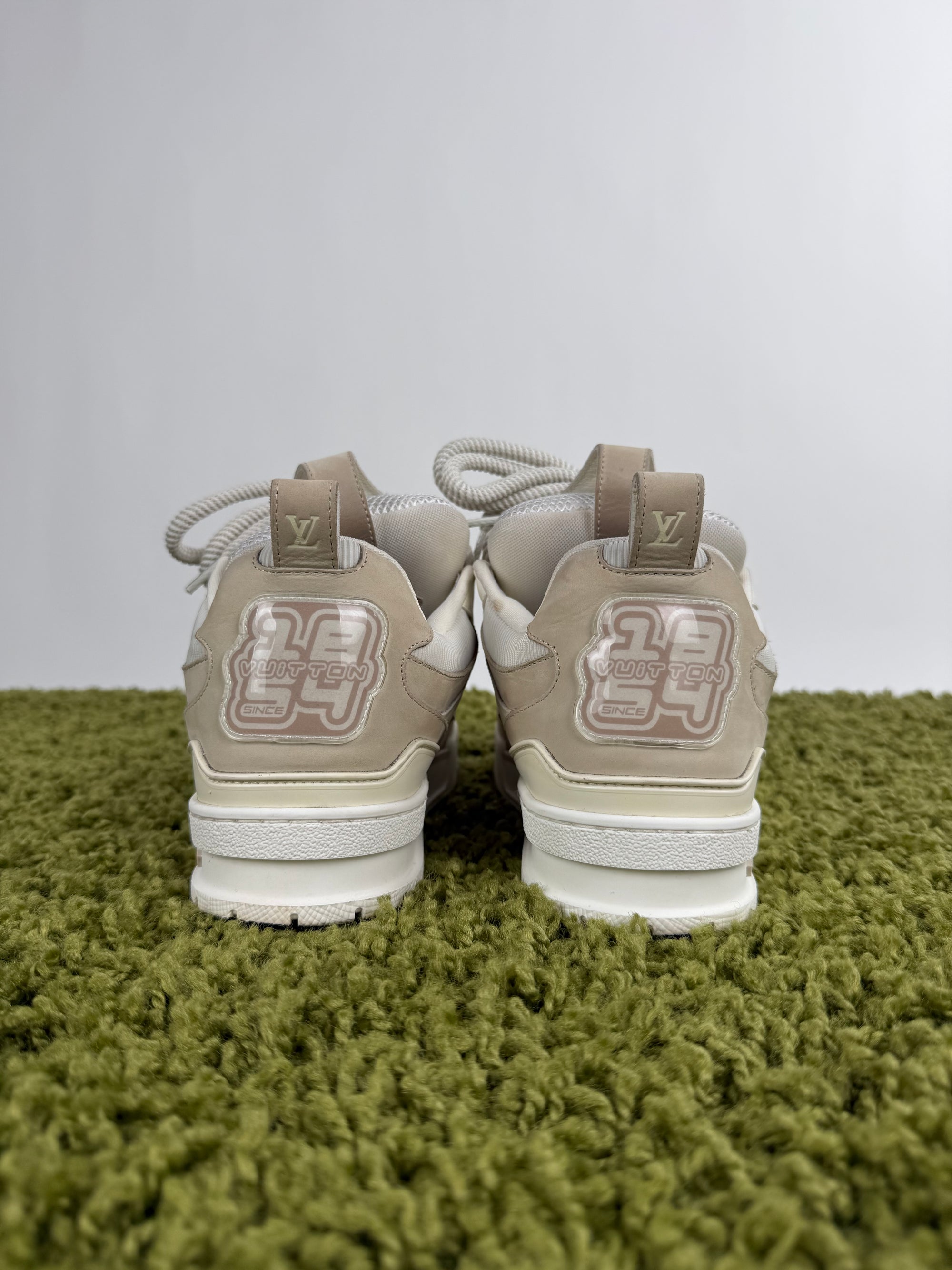 Louis Vuitton Skate beige 6.5