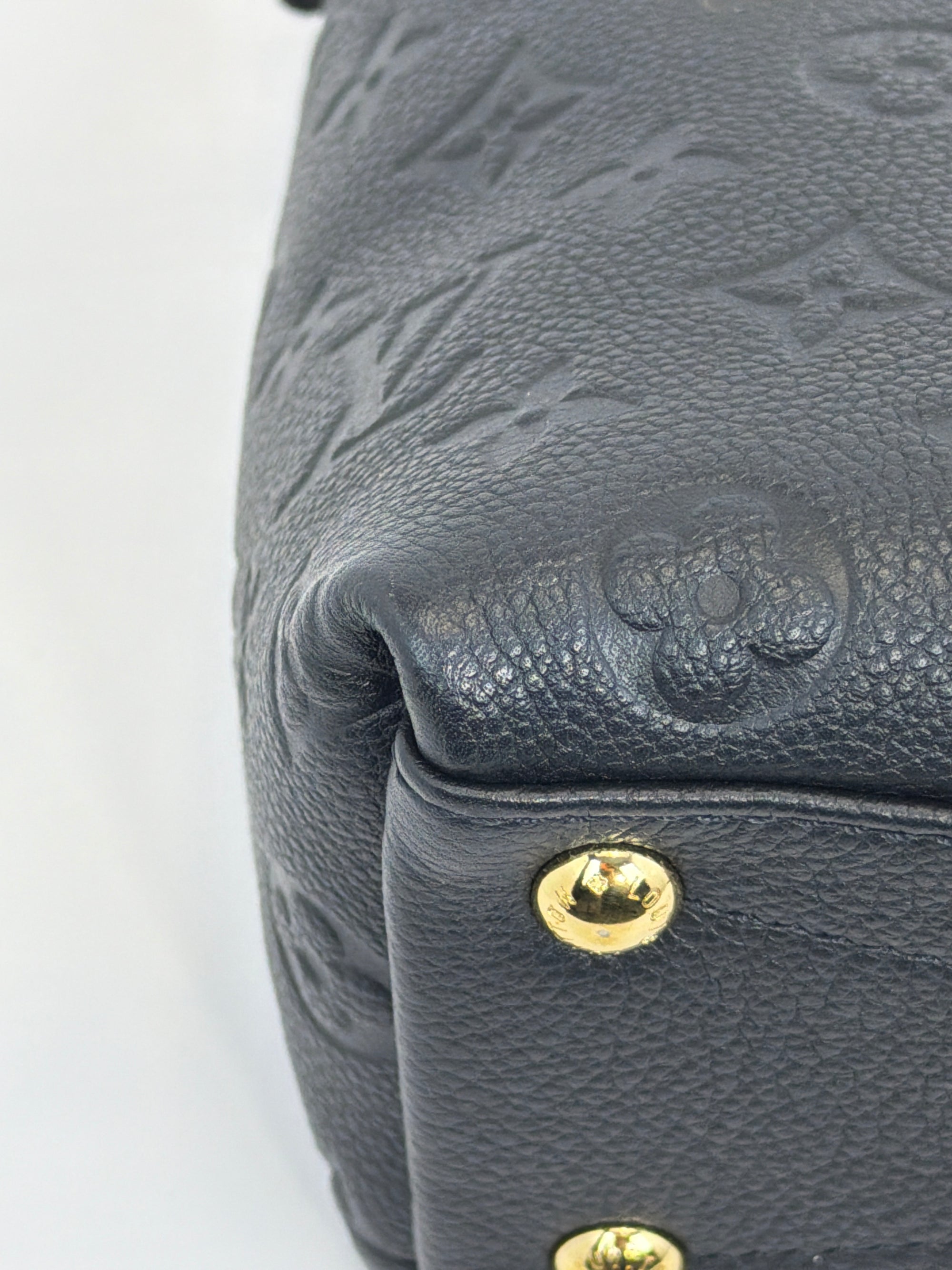 Borsa Louis Vuitton V tote BB nera panna e oro