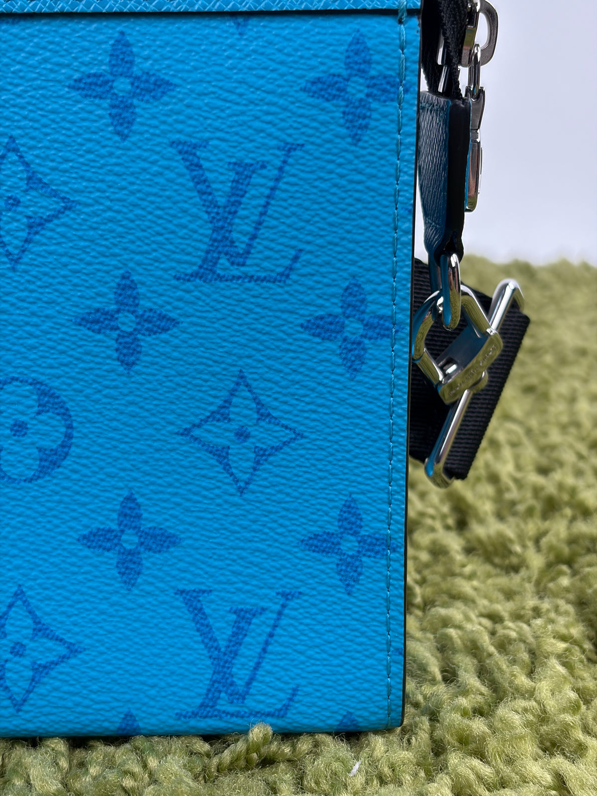 Mini Borsa a tracolla Louis Vuitton Gaston Azzurra