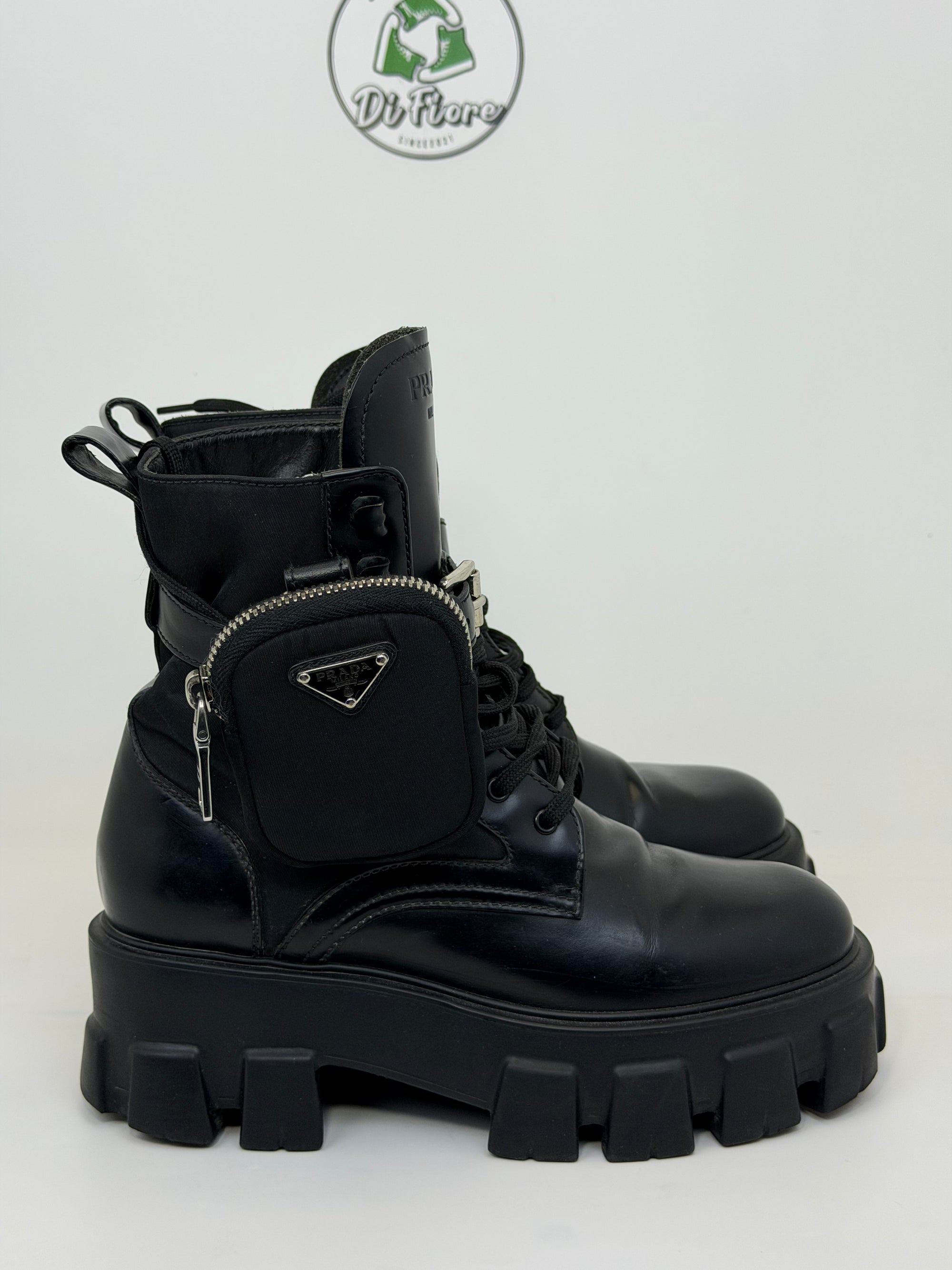 Stivali Prada Monolith in pelle e Re-nylon con pouch Size 36 nero