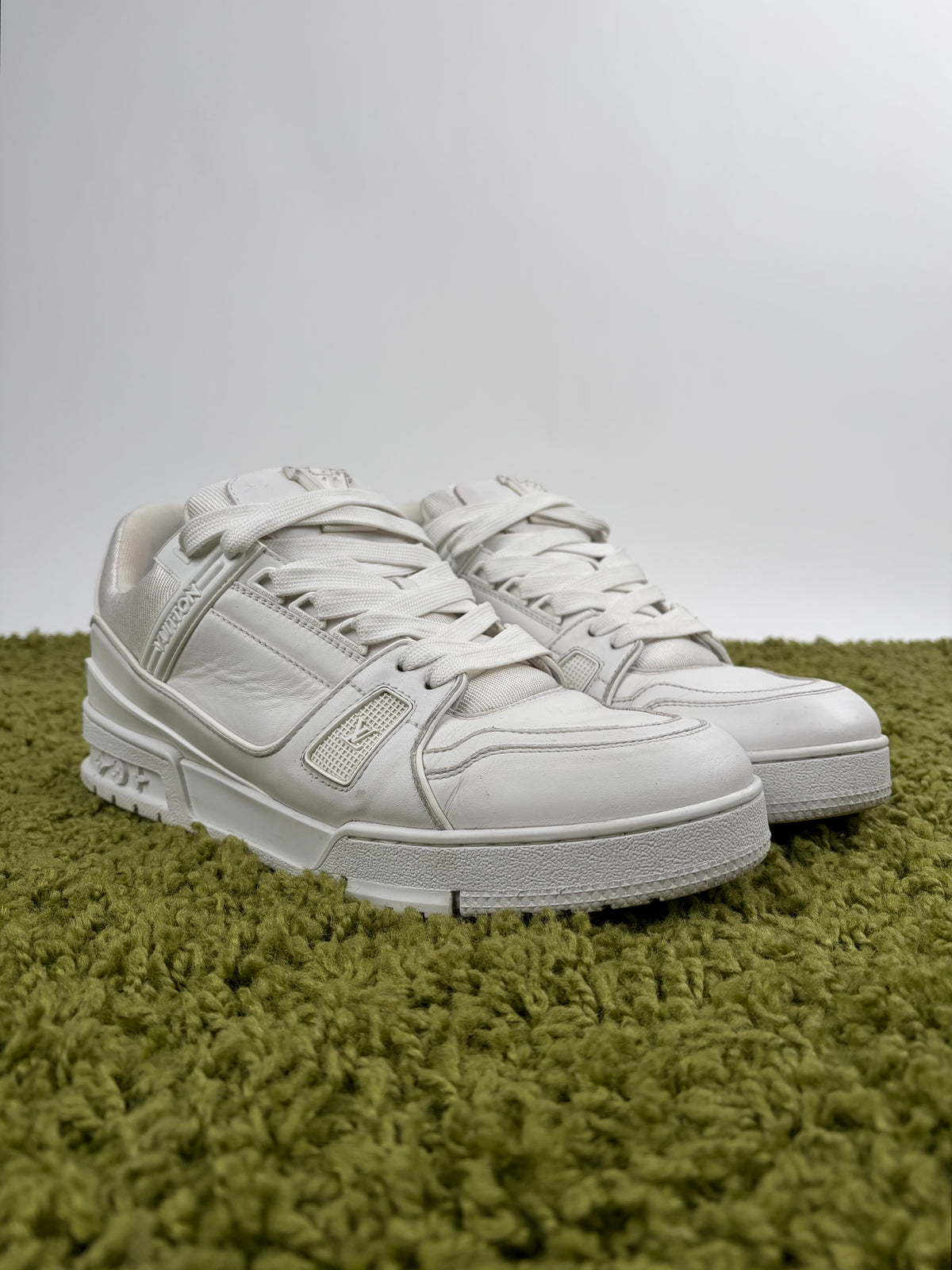Louis Vuitton Trainer Bianca 8.5