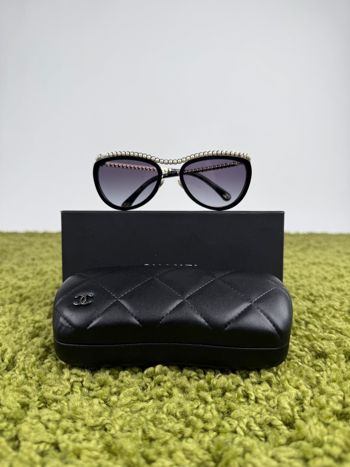 Occhiali da sole Cat-eye Chanel Nero - Second Hand Di Fiore