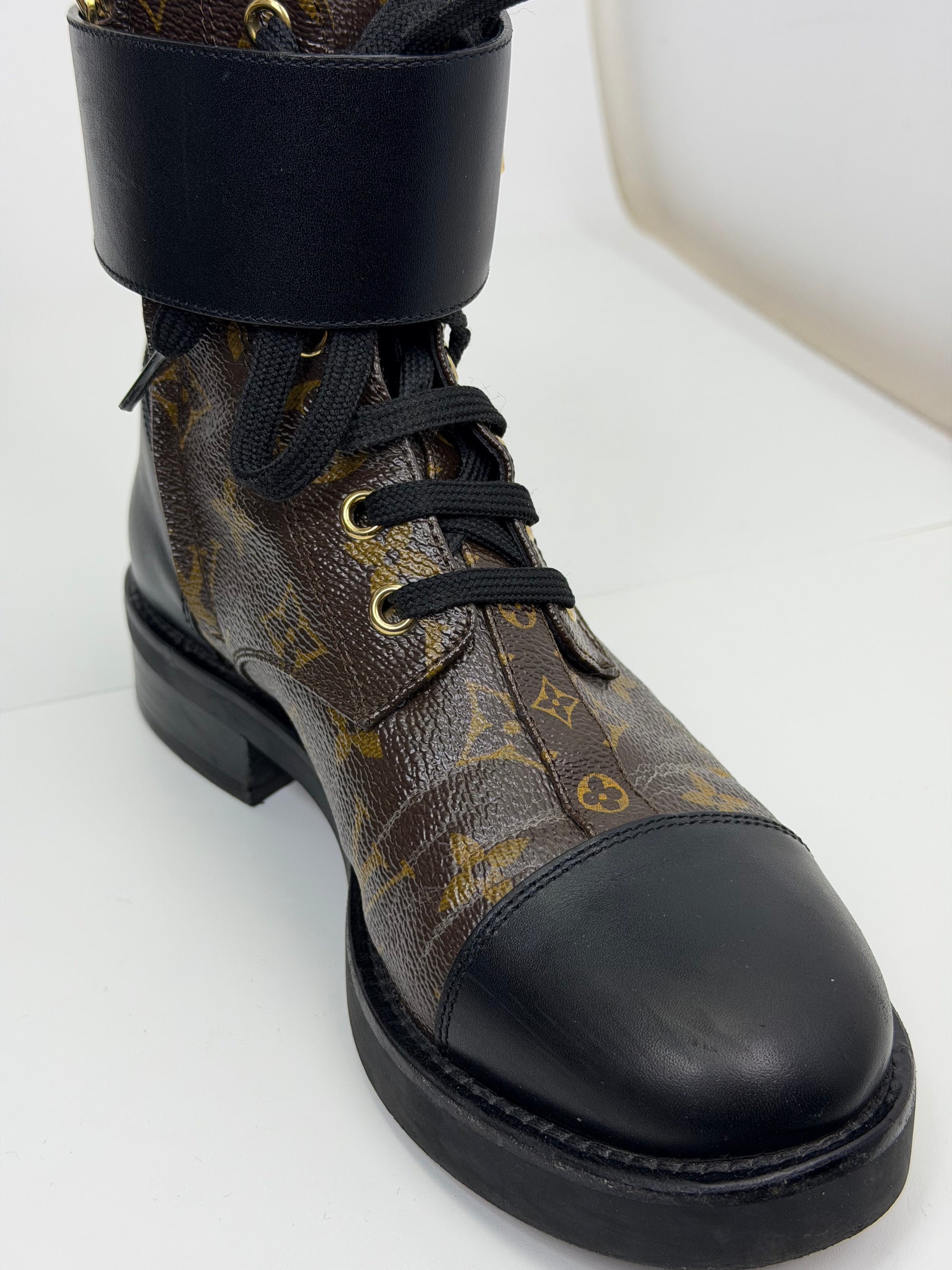 stivale Louis Vuitton Wonderland Size 36.5 Marrone e nero