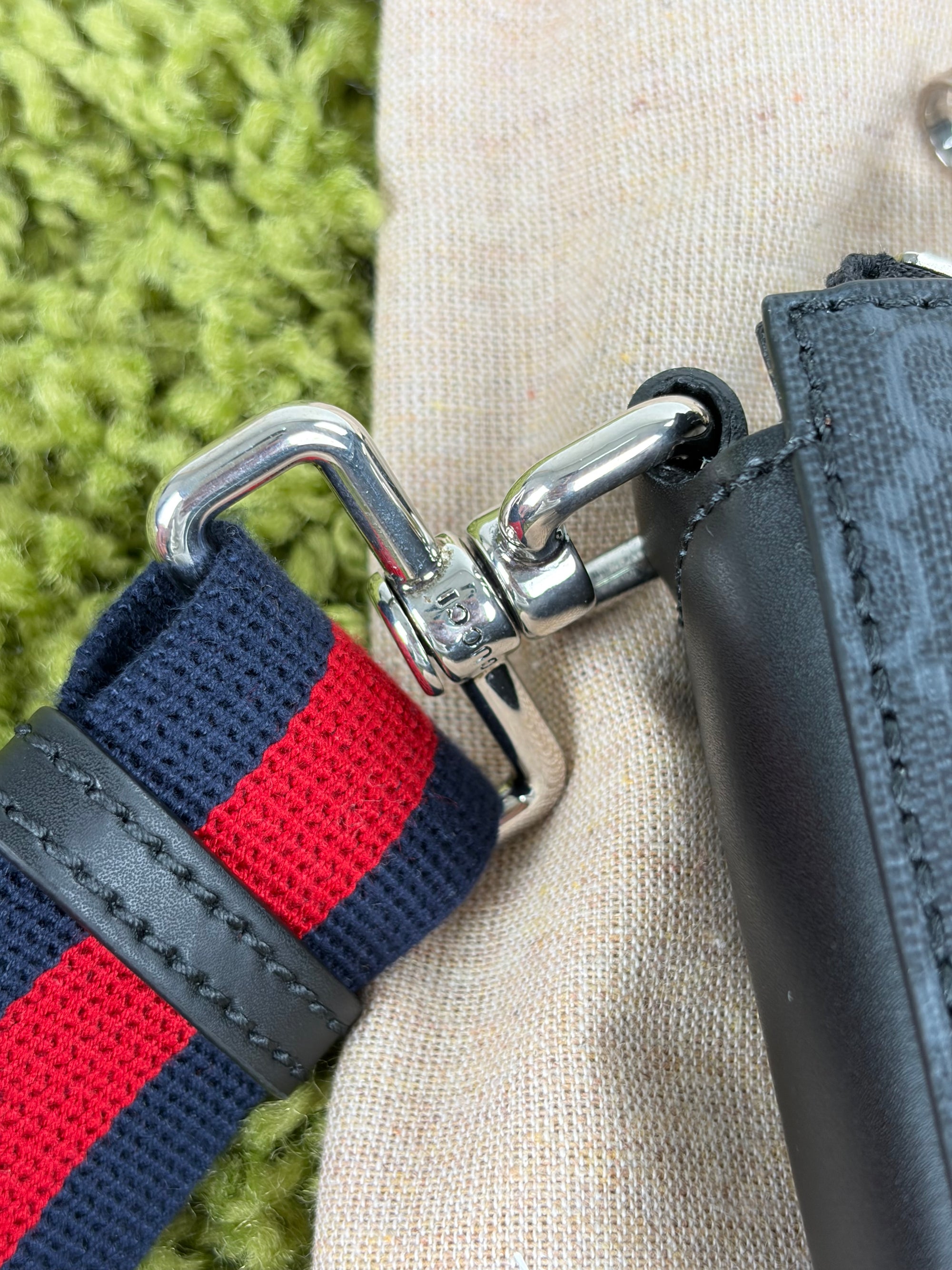 Borsello Gucci nero blu e rosso