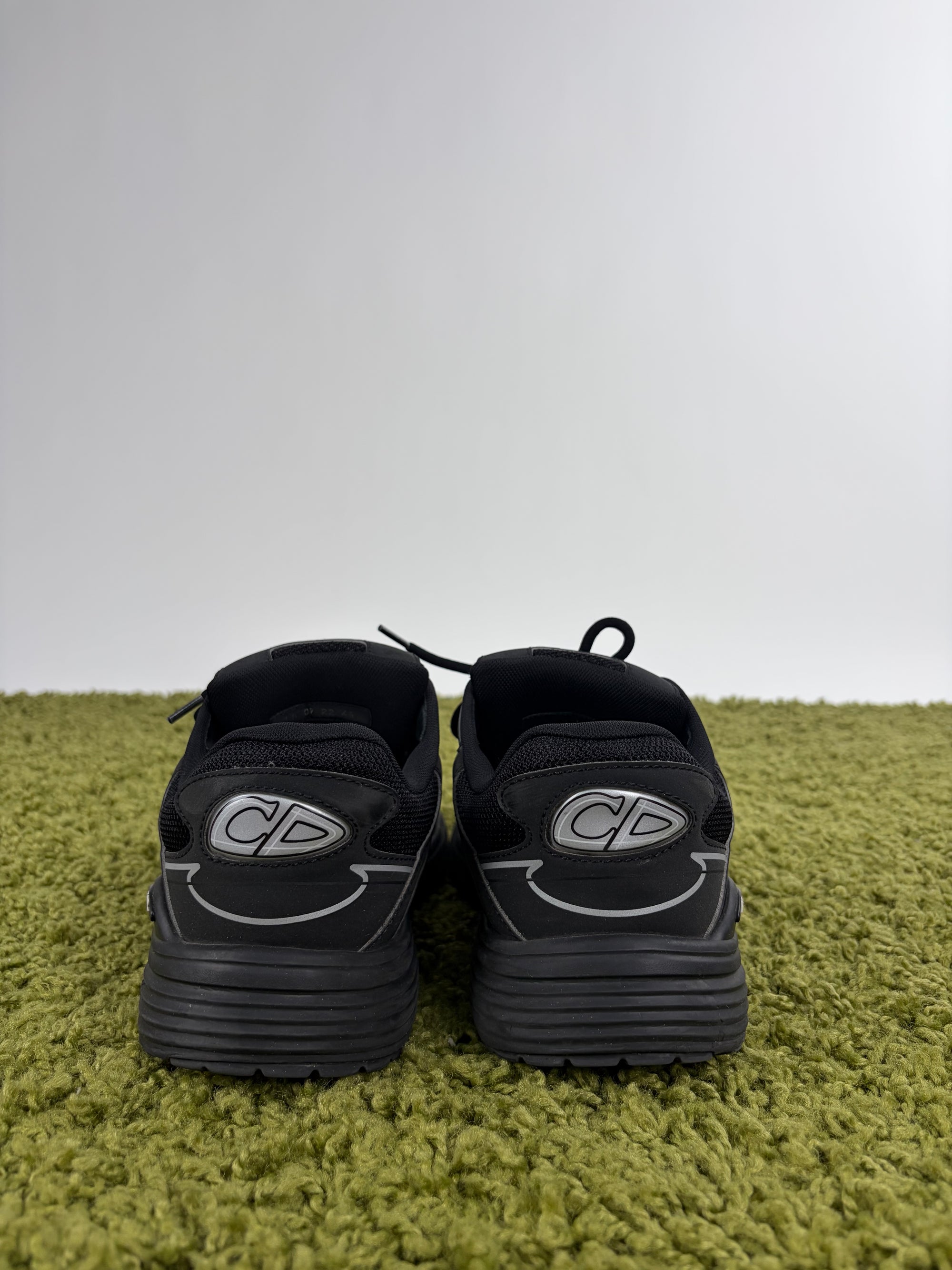 Dior B30 Size 44 nere