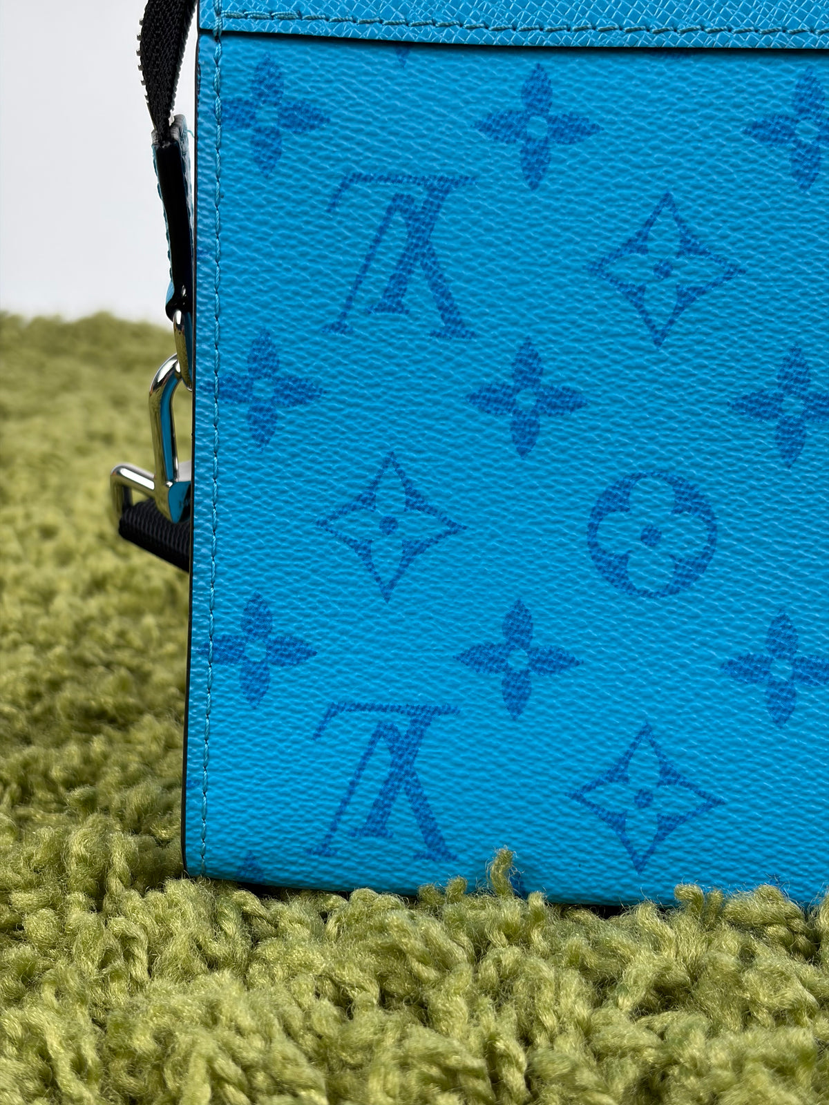 Mini Borsa a tracolla Louis Vuitton Gaston Azzurra