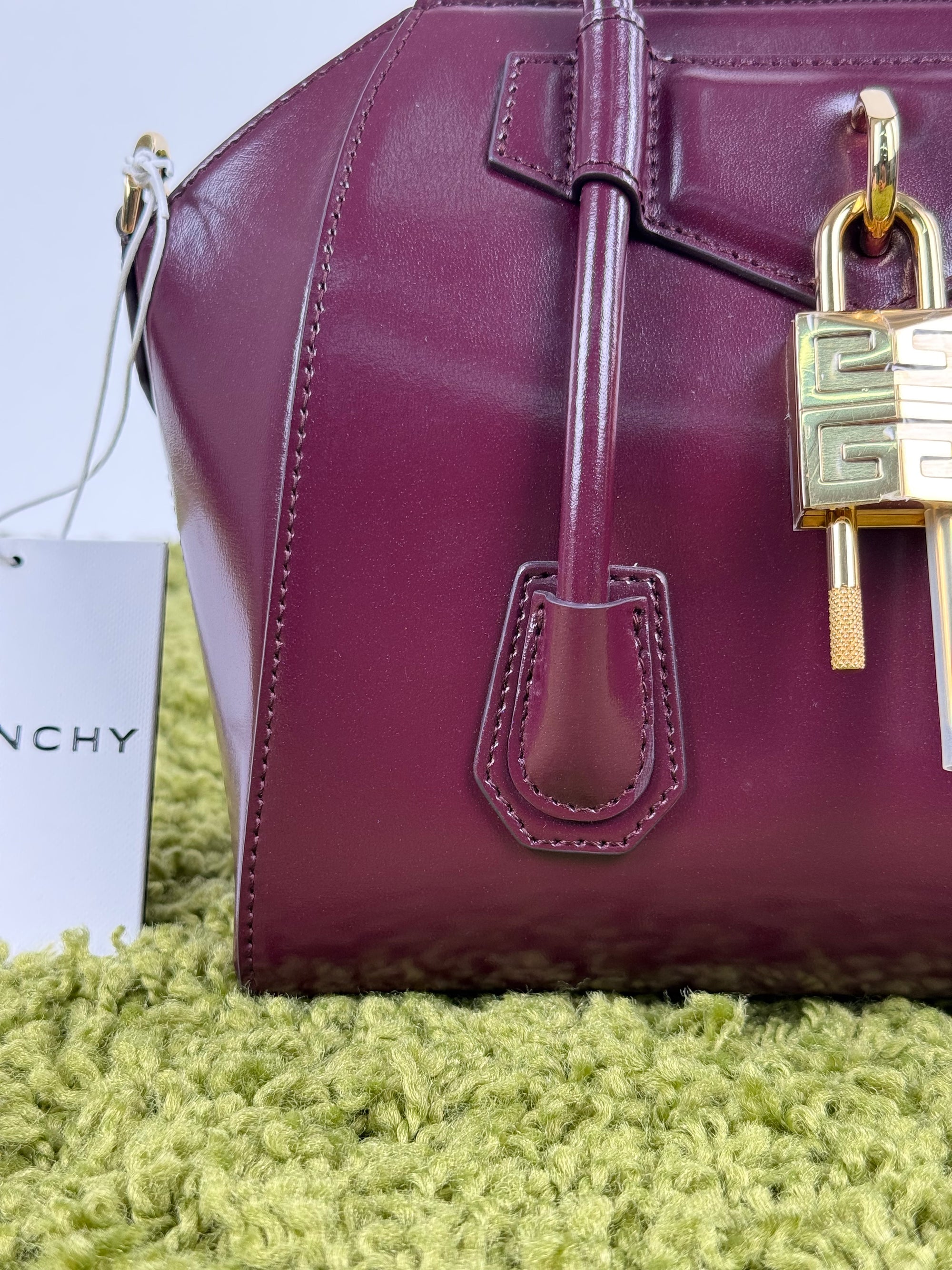 Borsa Mini Antigona Lock Bag Givenchy Bordeaux