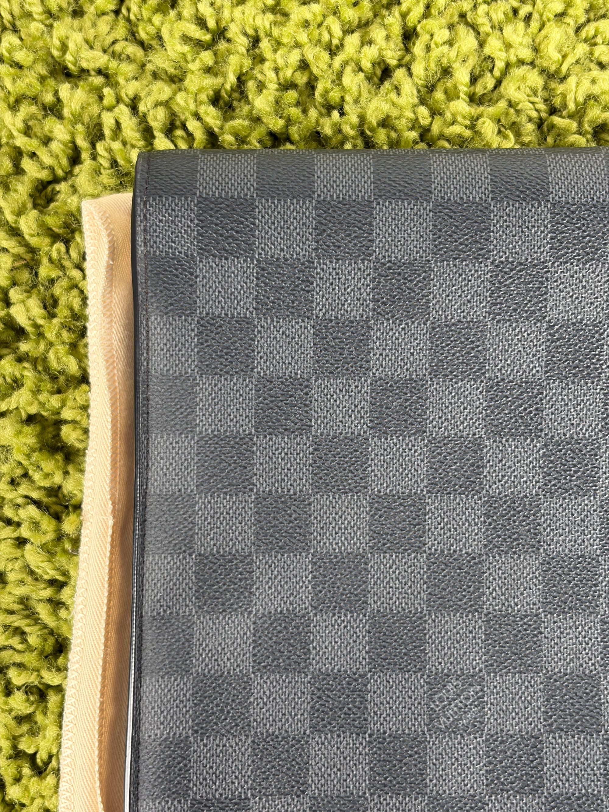 Pochette Louis vuitton voyage nera