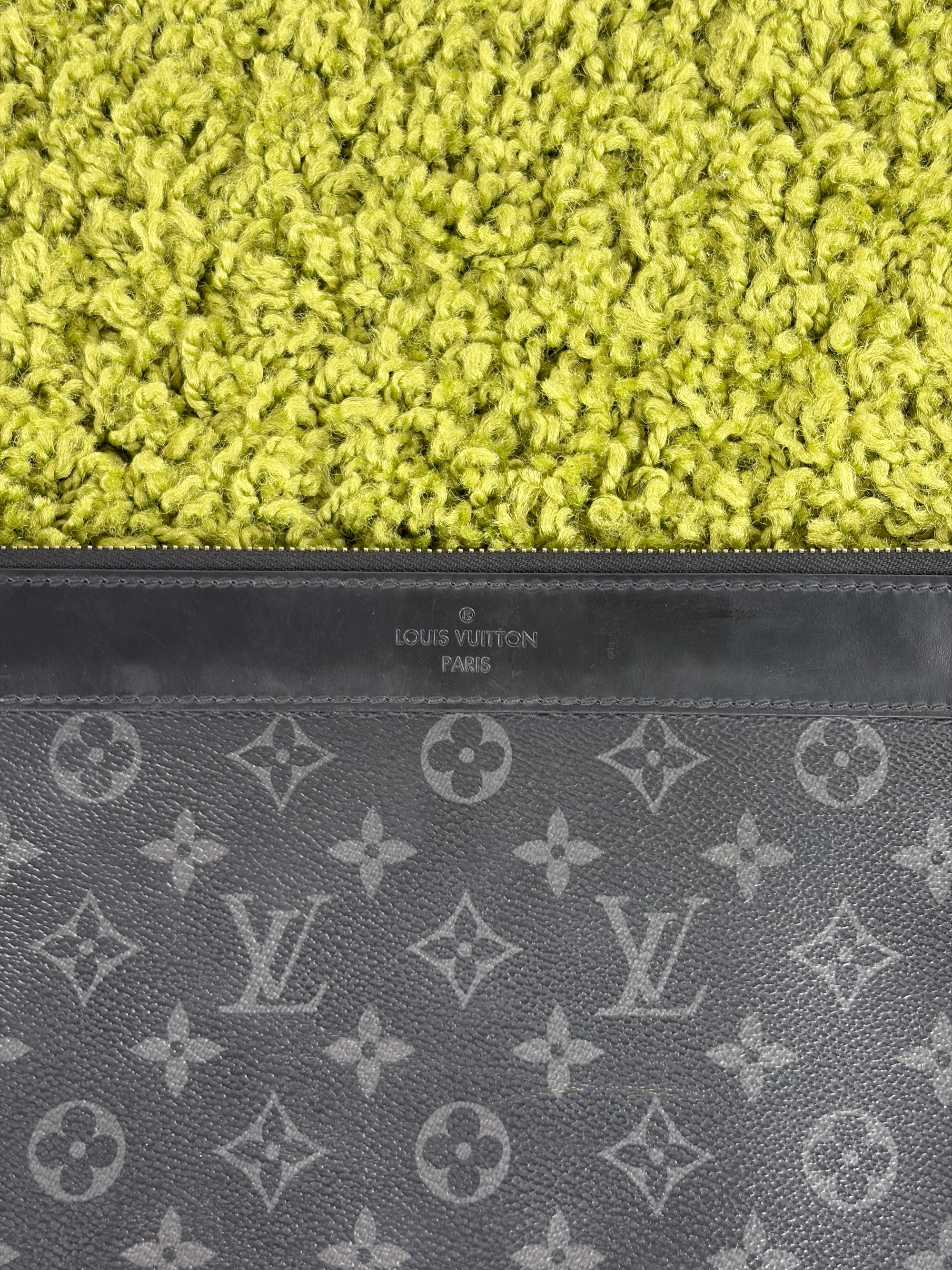Pochette Louis vuitton voyage nera