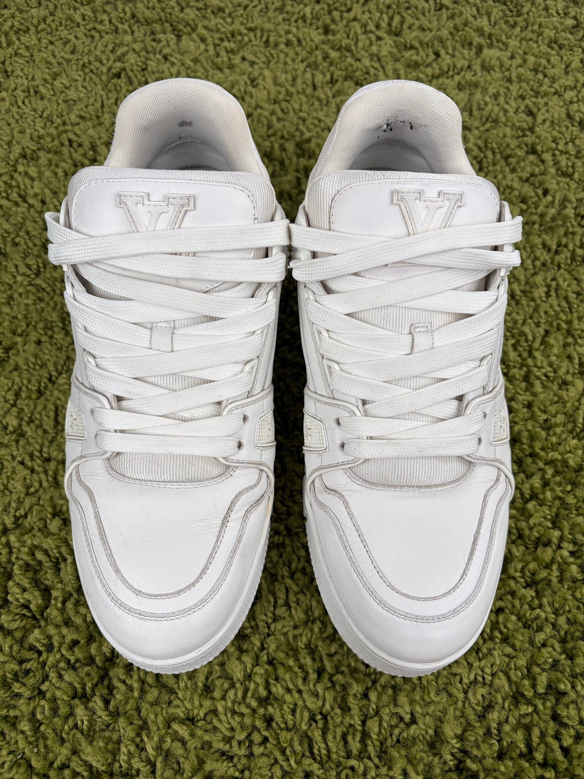 Louis Vuitton Trainer Bianca 8.5