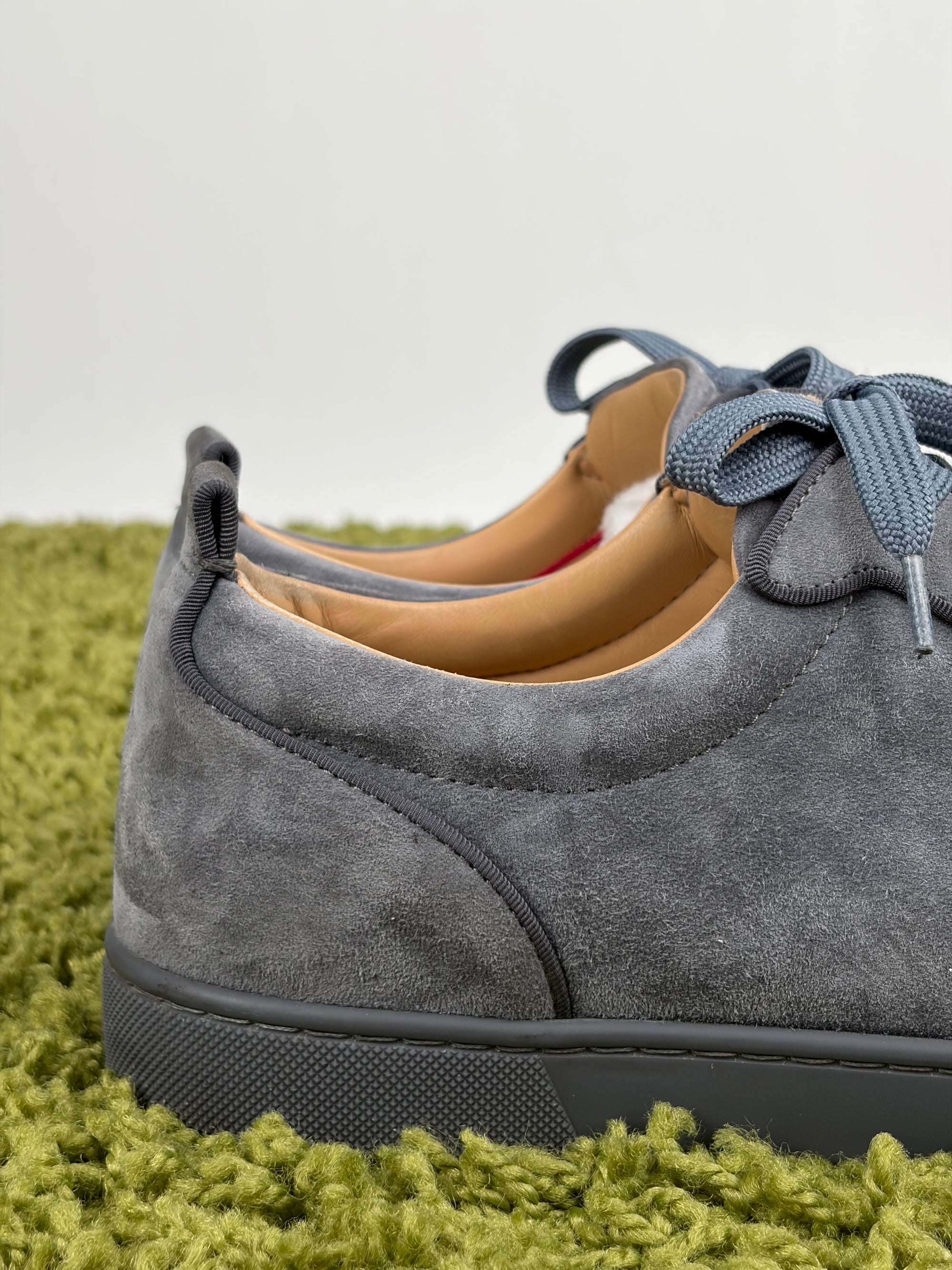 Louboutin basse Size 41 grigie