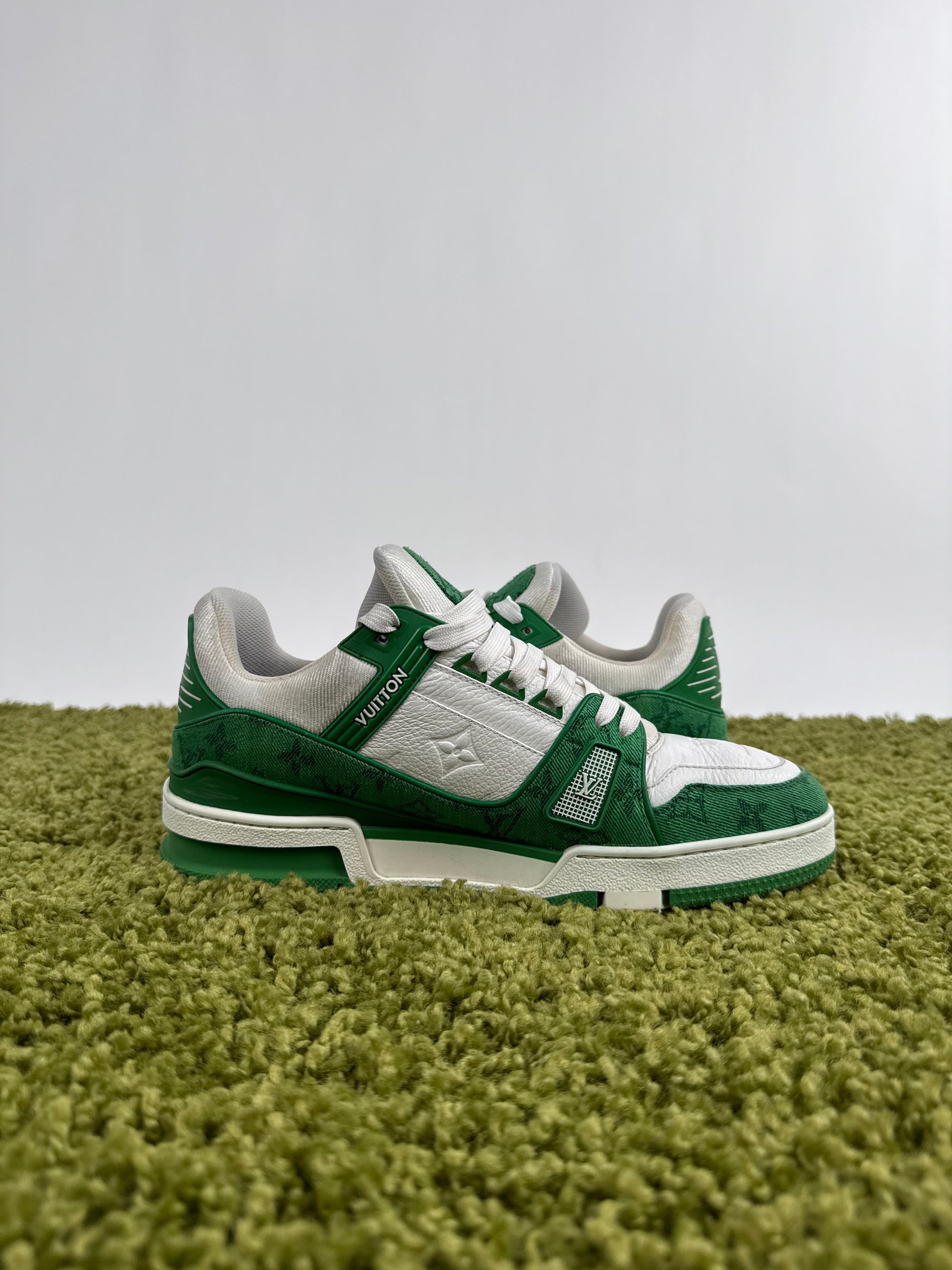 Louis Vuitton Trainer 42 veste 43