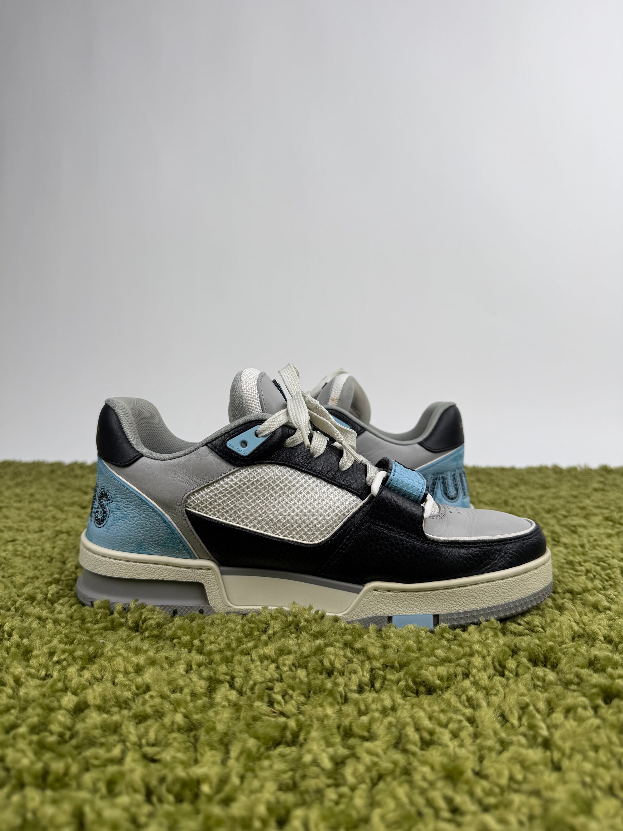 Louis Vuitton Trainer 39 veste 40