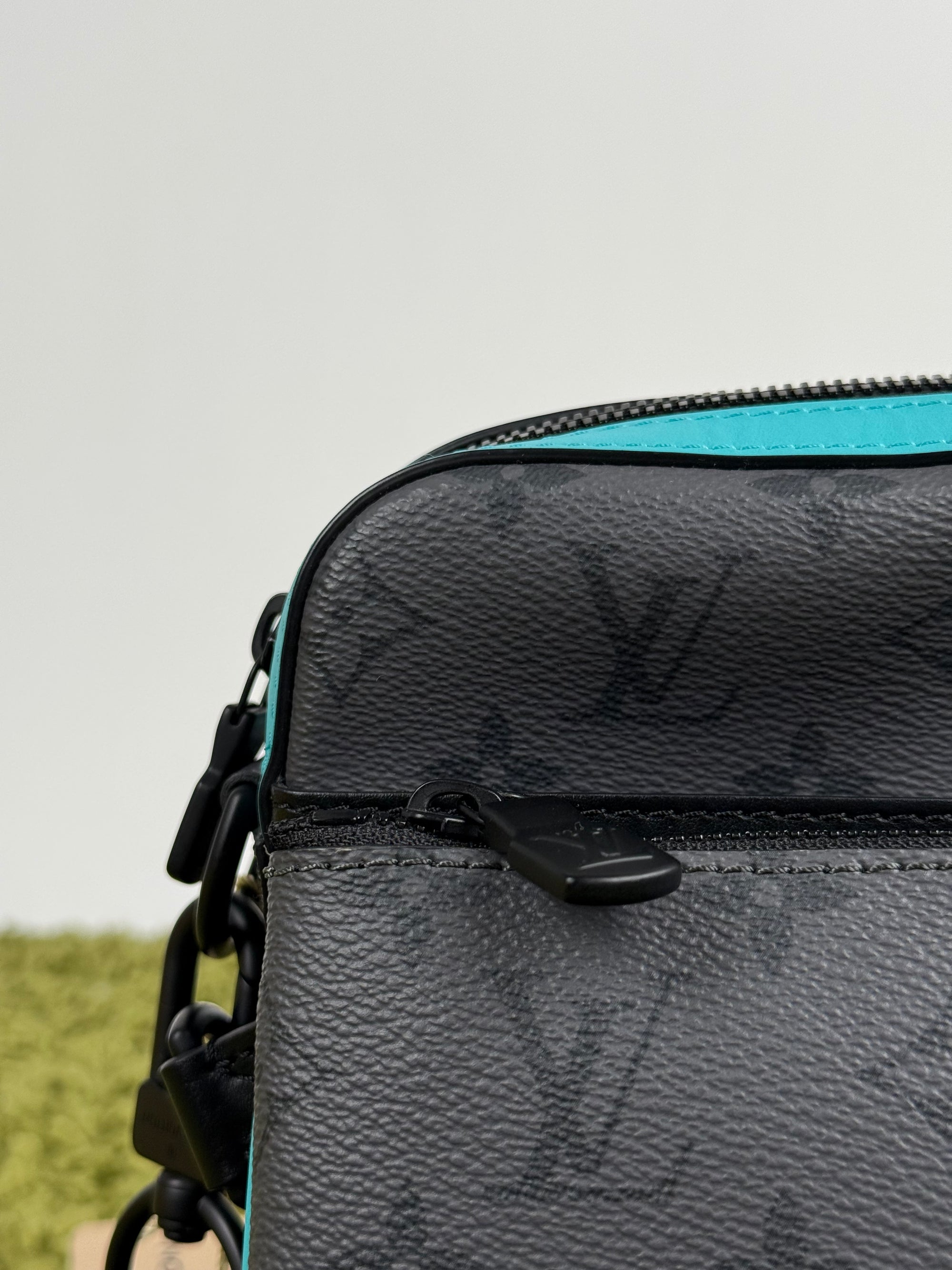 Borsa Trio Messenger Louis Vuitton Grigia