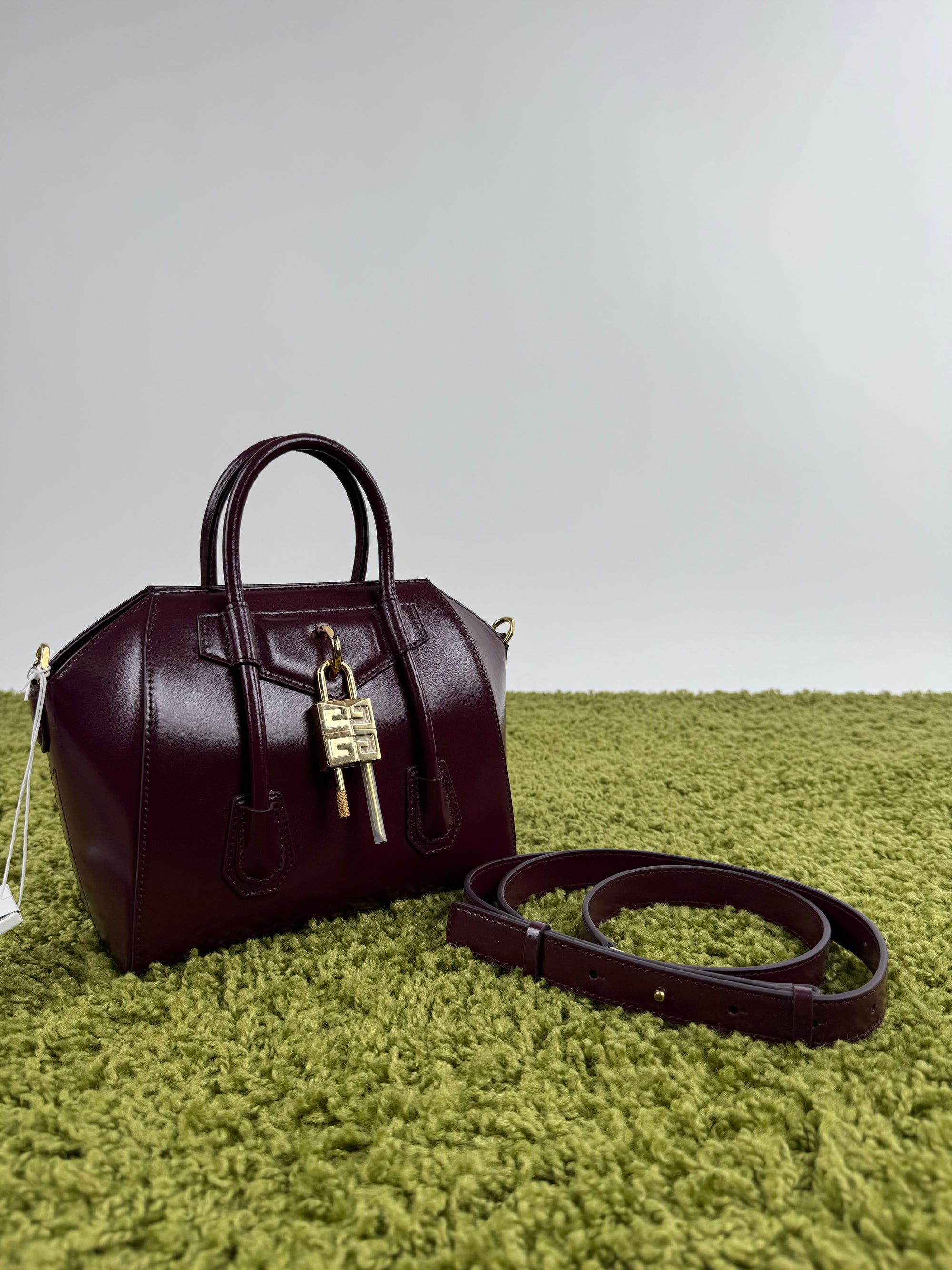 Borsa Mini Antigona Lock Bag Givenchy Bordeaux