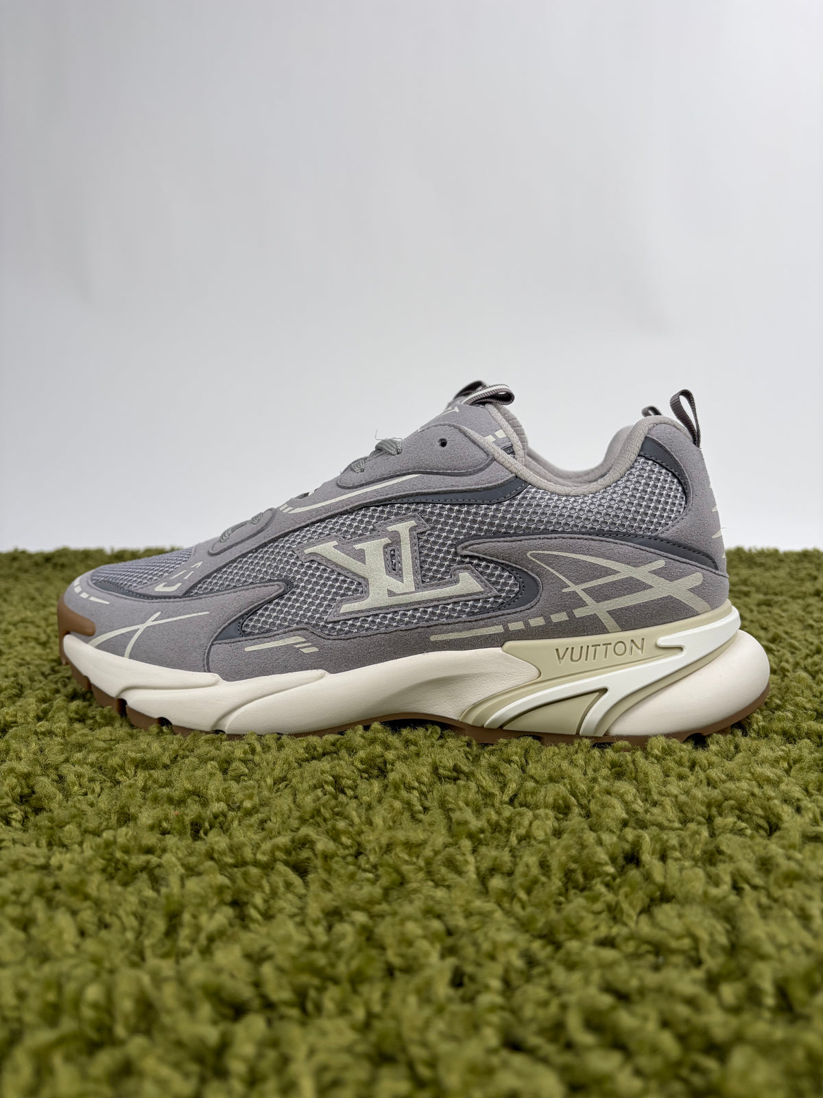 Louis Vuitton Tatic Runner Grigio 9