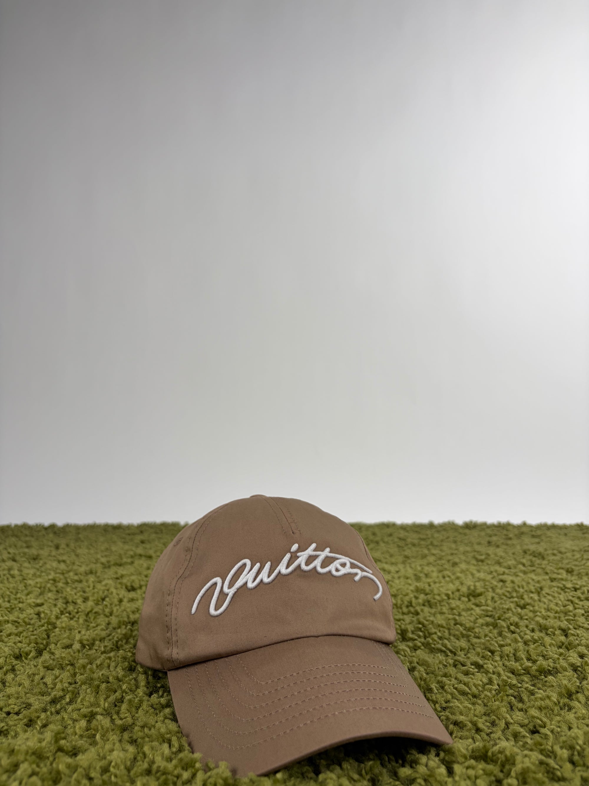 Cappello Louis Vuitton SOO Family month gift guide
