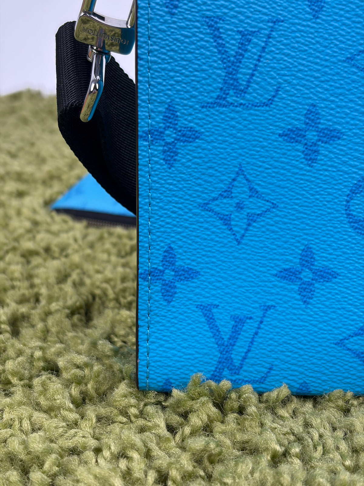 Mini Borsa a tracolla Louis Vuitton Gaston Azzurra