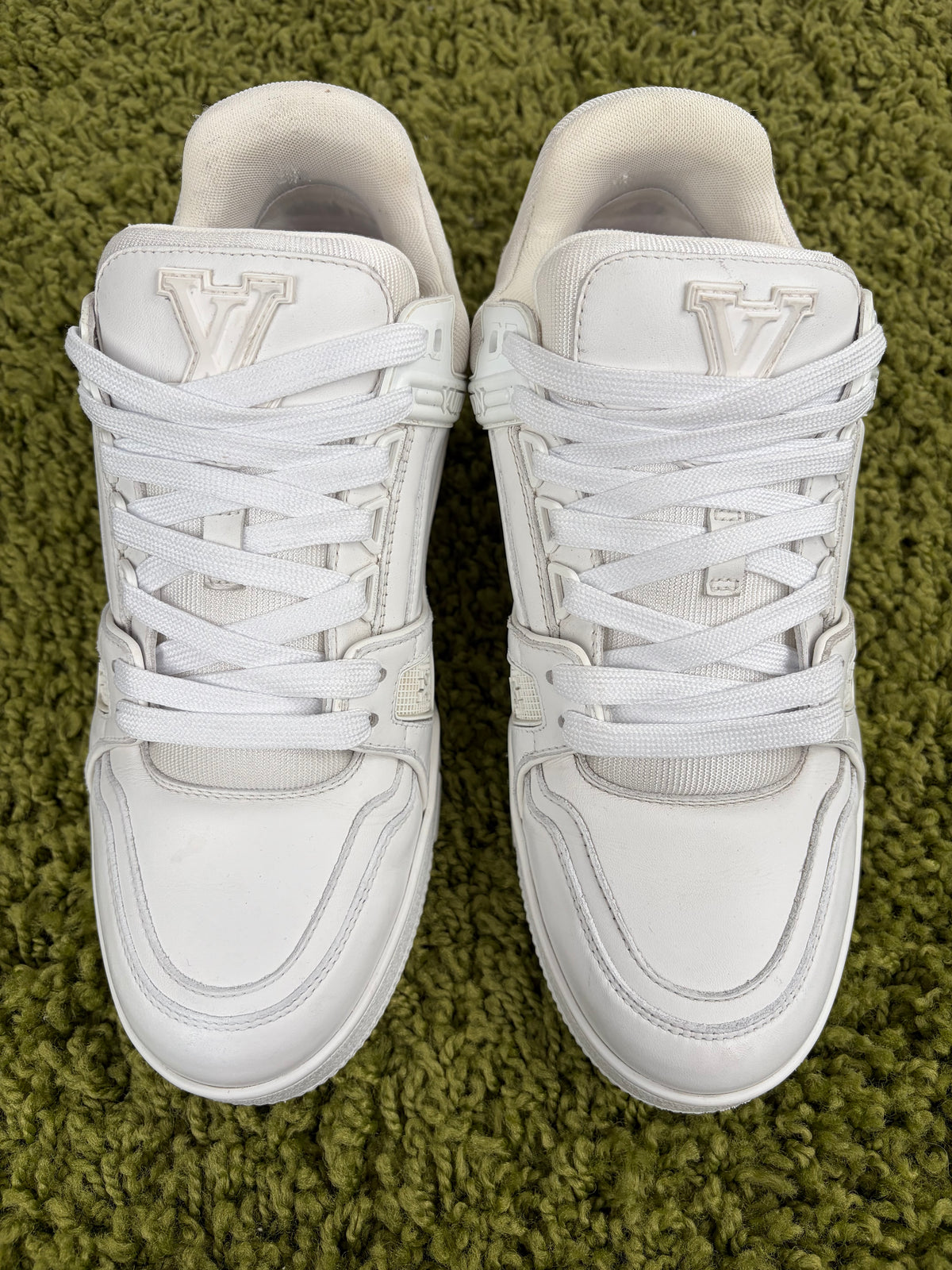 Louis Vuitton Trainer Bianca 6.5