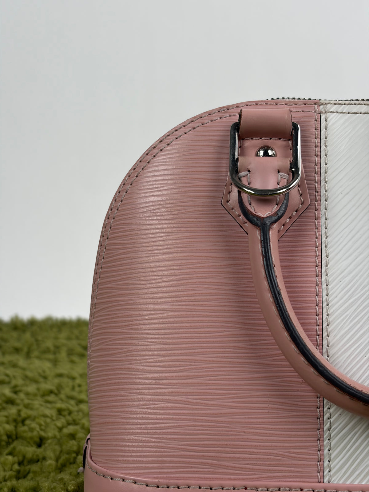 Borsa Louis Vuitton Alma BB Rosa
