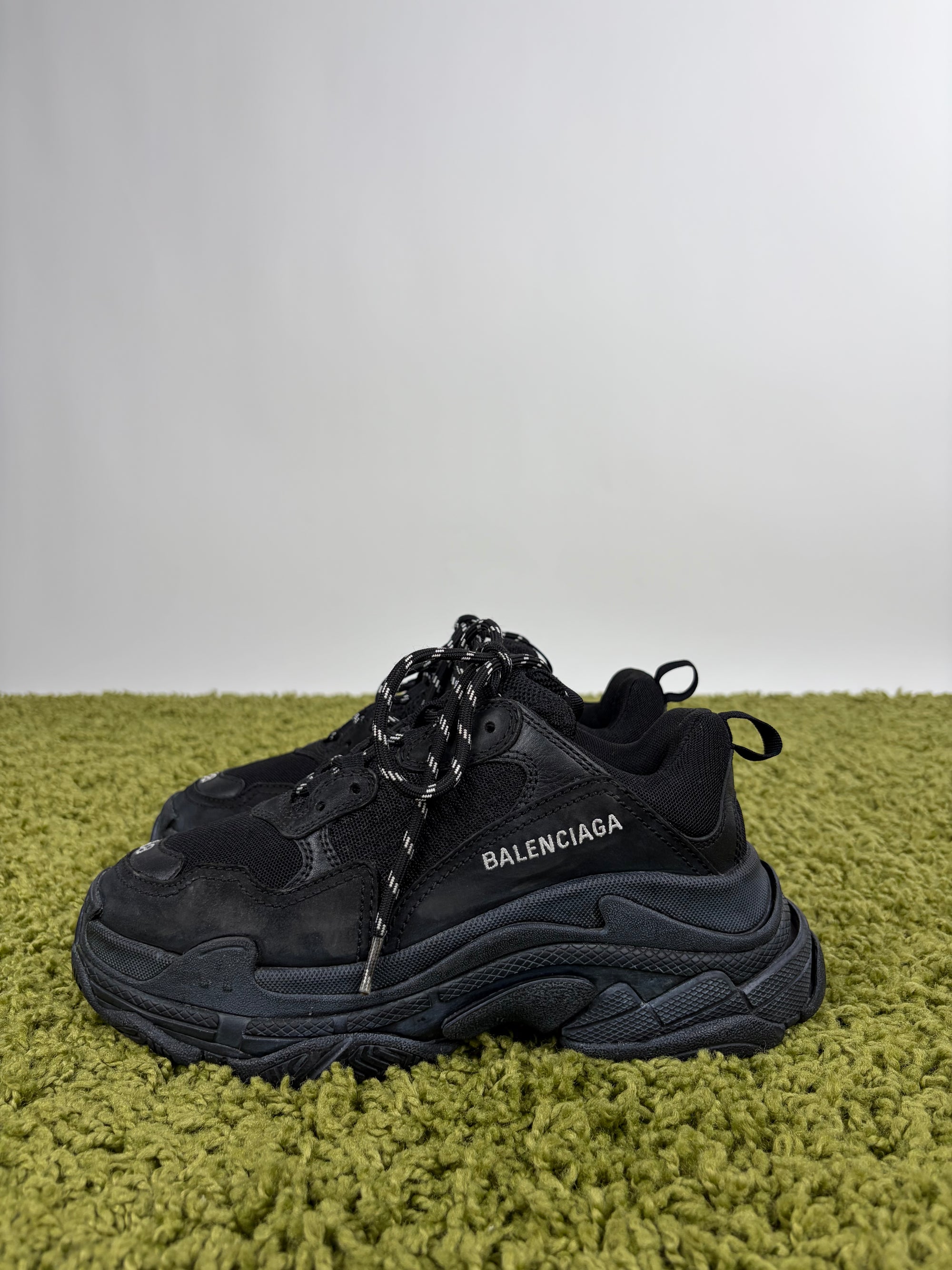 Balenciaga Triple S Size 38 nere effetto usato