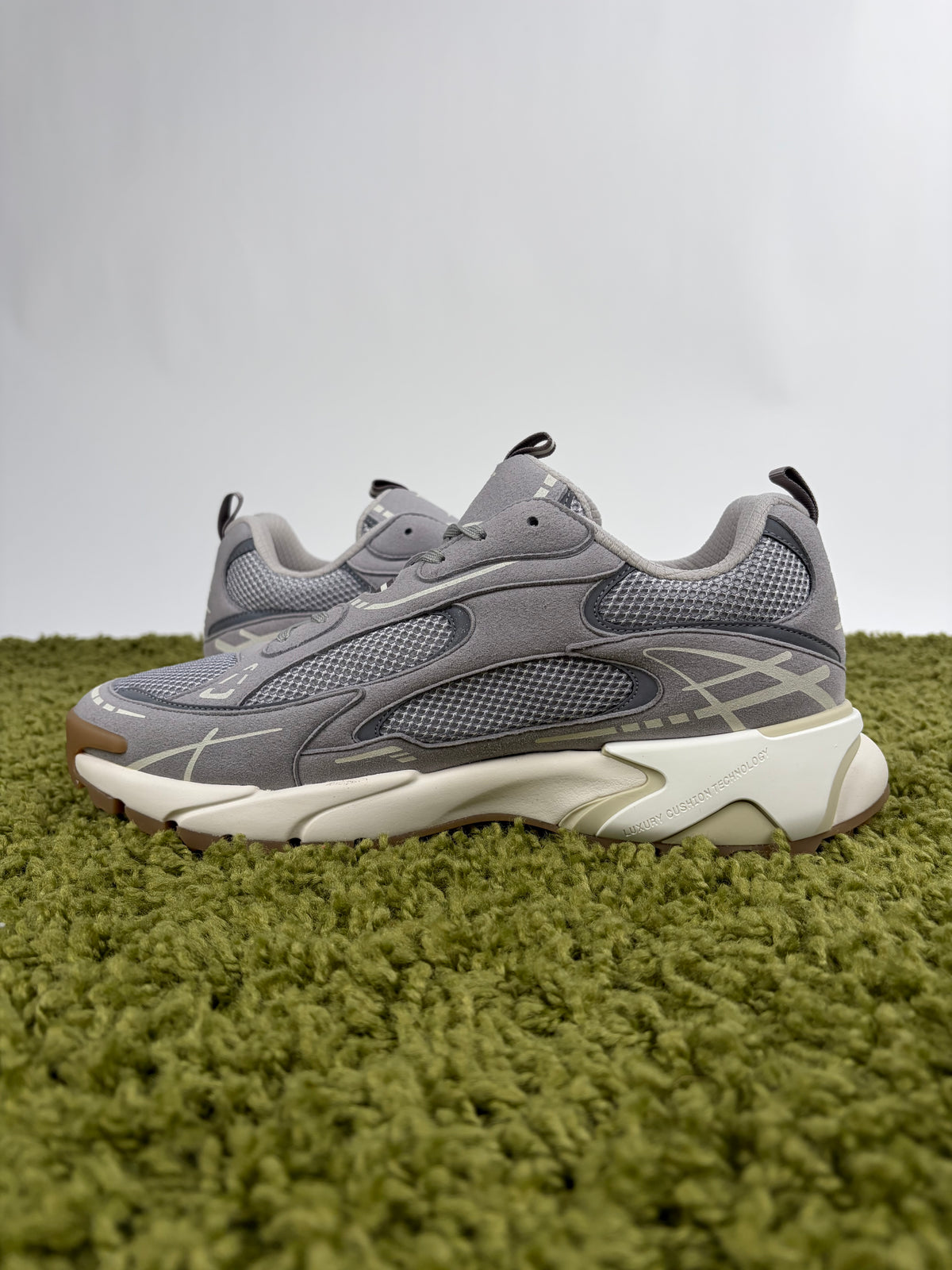 Louis Vuitton Tatic Runner Grigio 9