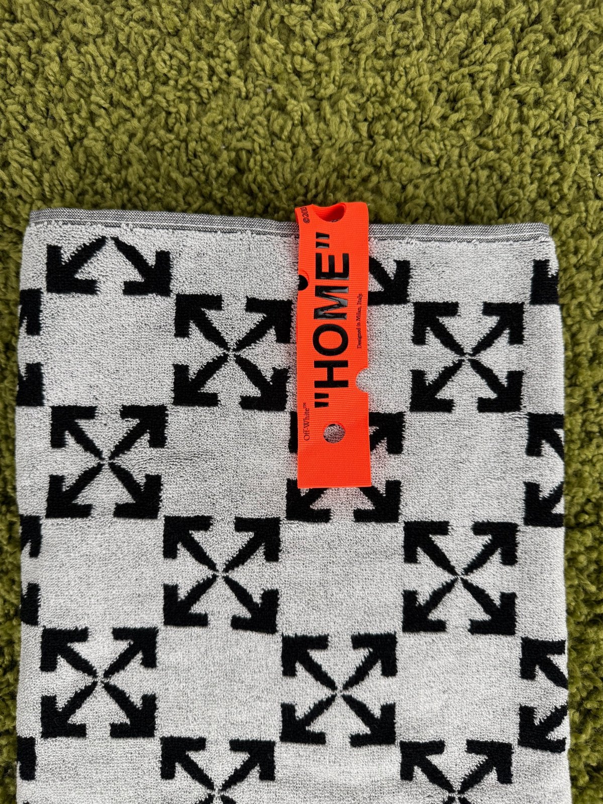 Telo da Bagno Off White grande e piccolo Nero Bianco - Second Hand Di Fiore