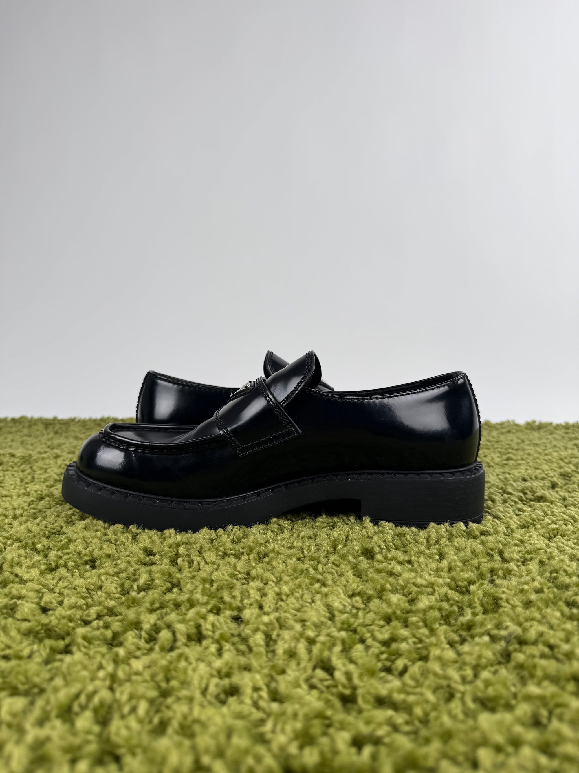 Mocassini Prada Neri 10