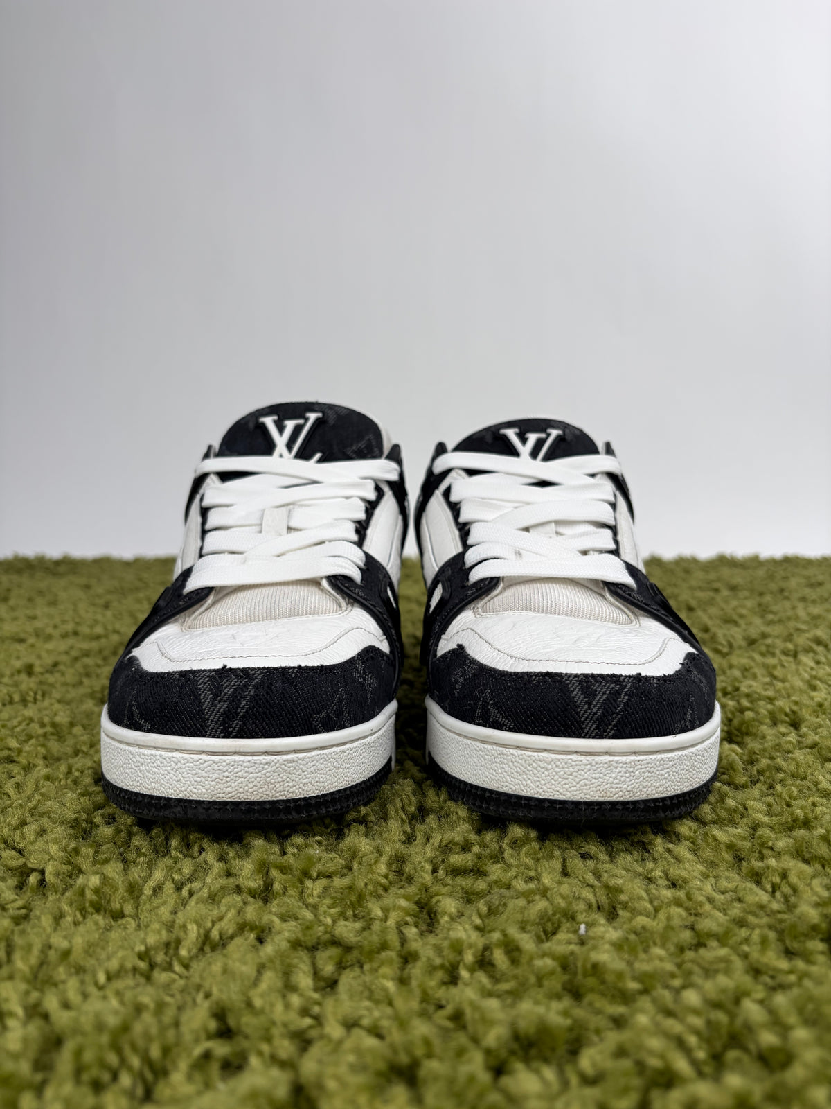Louis Vuitton Trainer in Denim Nero 7.5